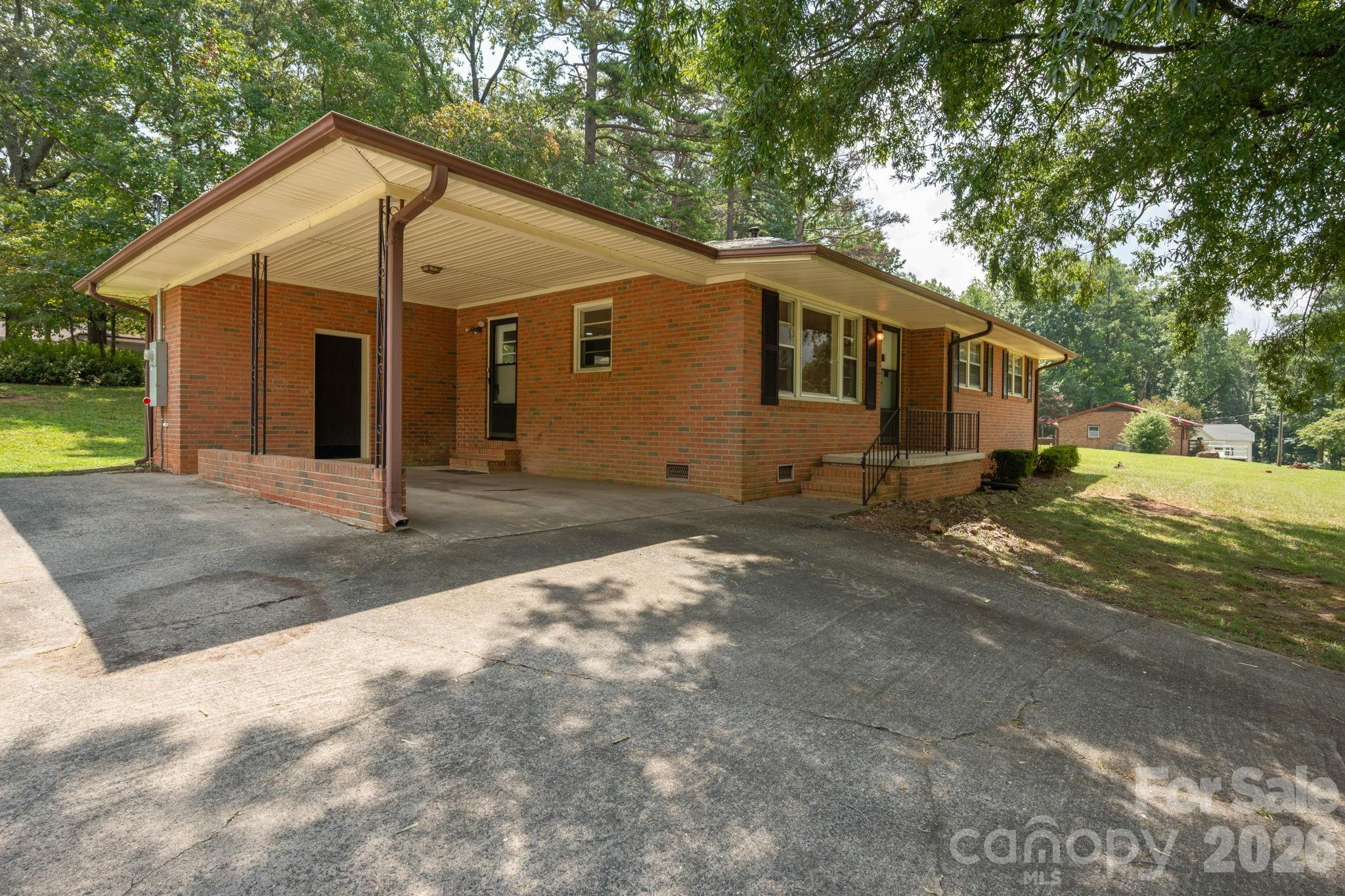 901 S 10th Street Property Photo 2