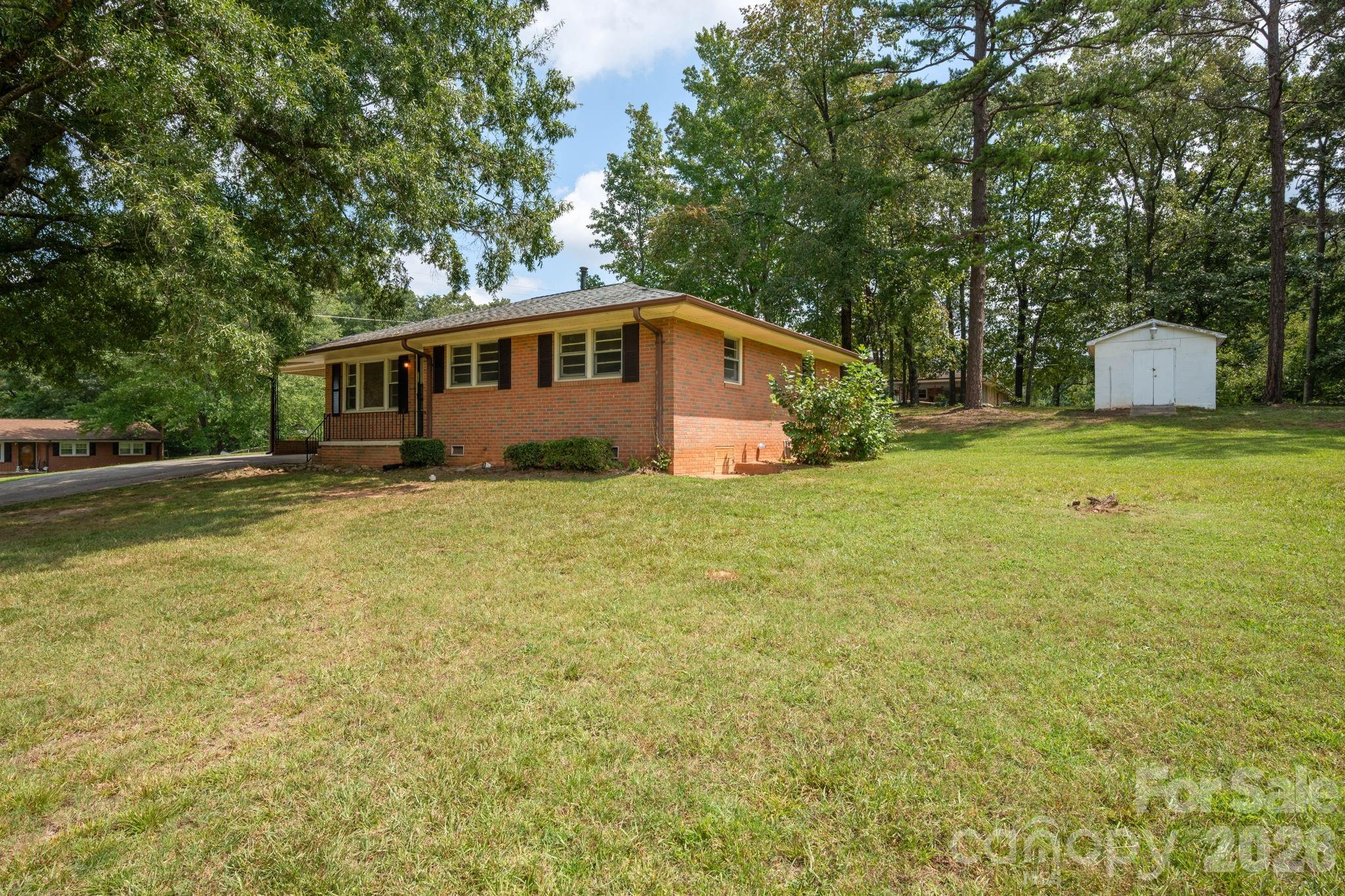 901 S 10th Street Property Photo 3