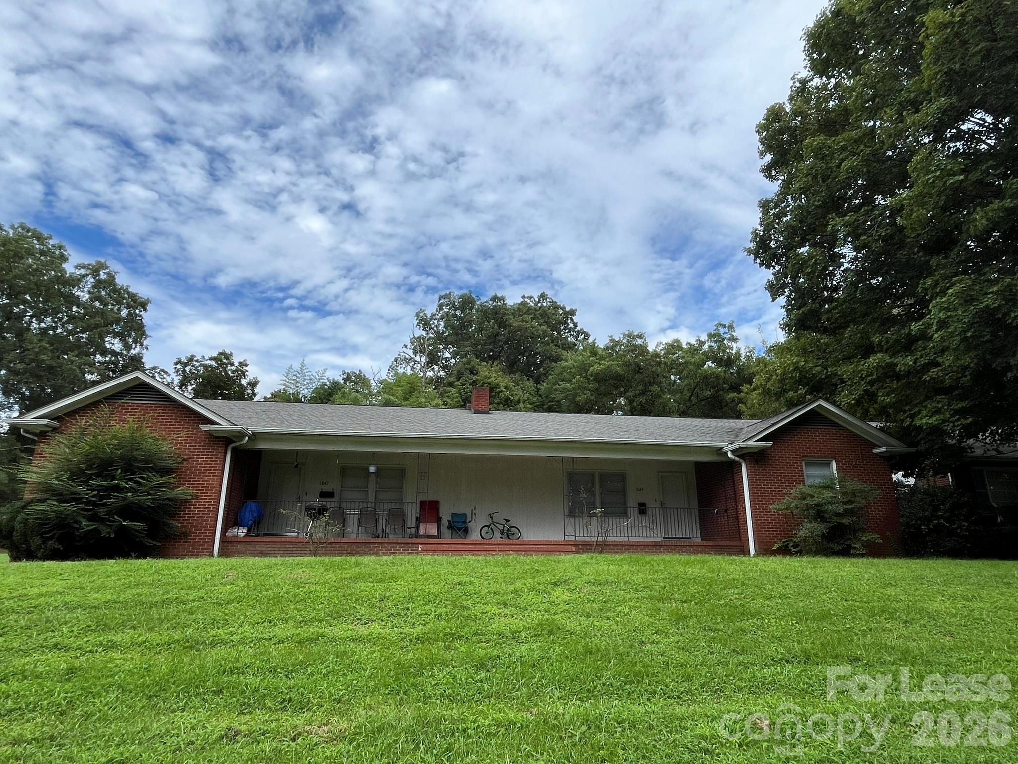 1049 E Main Street Property Photo 1