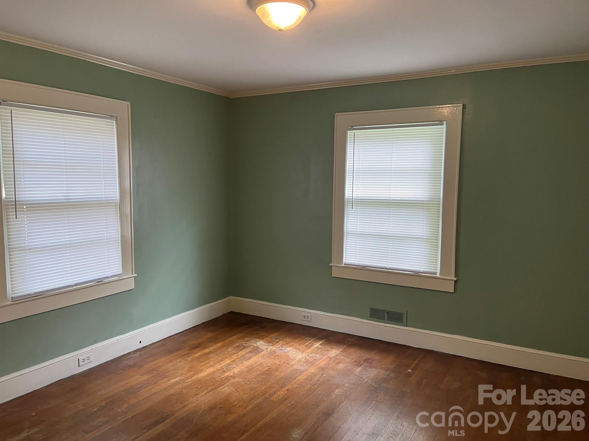 1049 E Main Street Property Photo 8