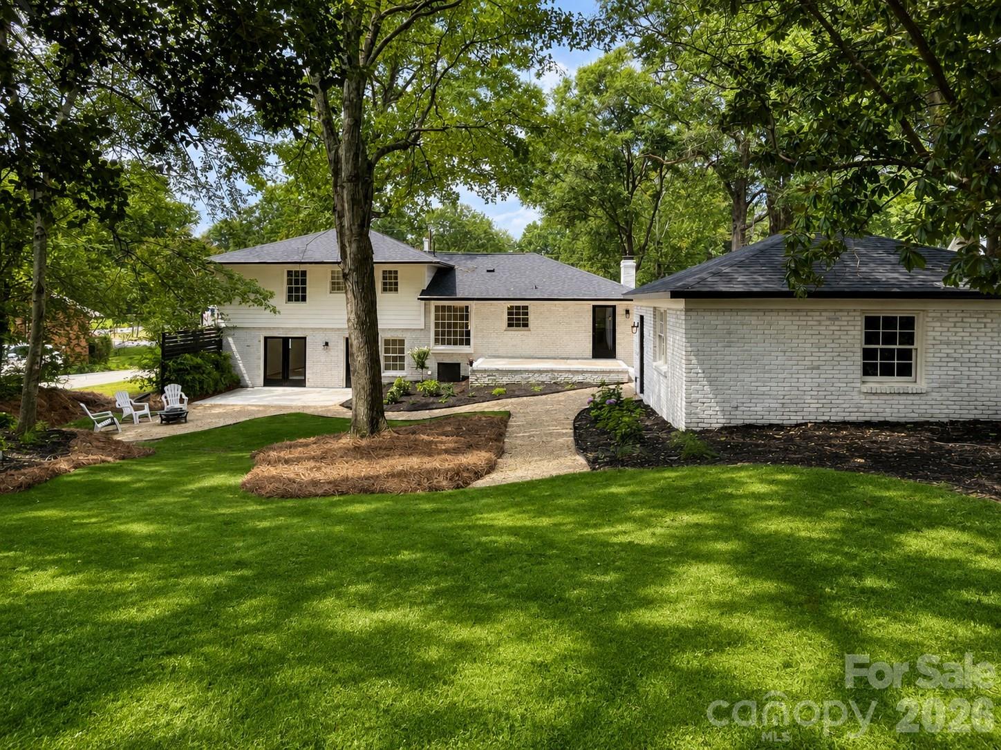 3011 Parkstone Drive Property Photo 2