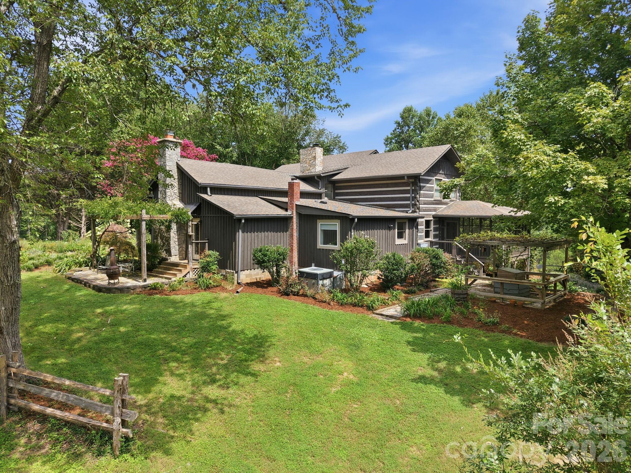 2595 Henderson Mill Road Property Photo 6