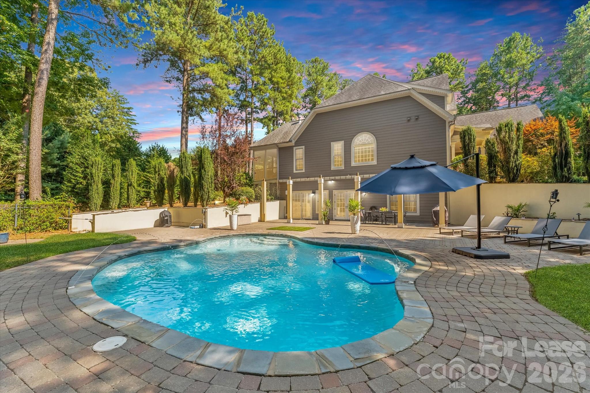 4552 Sawgrass Court Property Photo 2