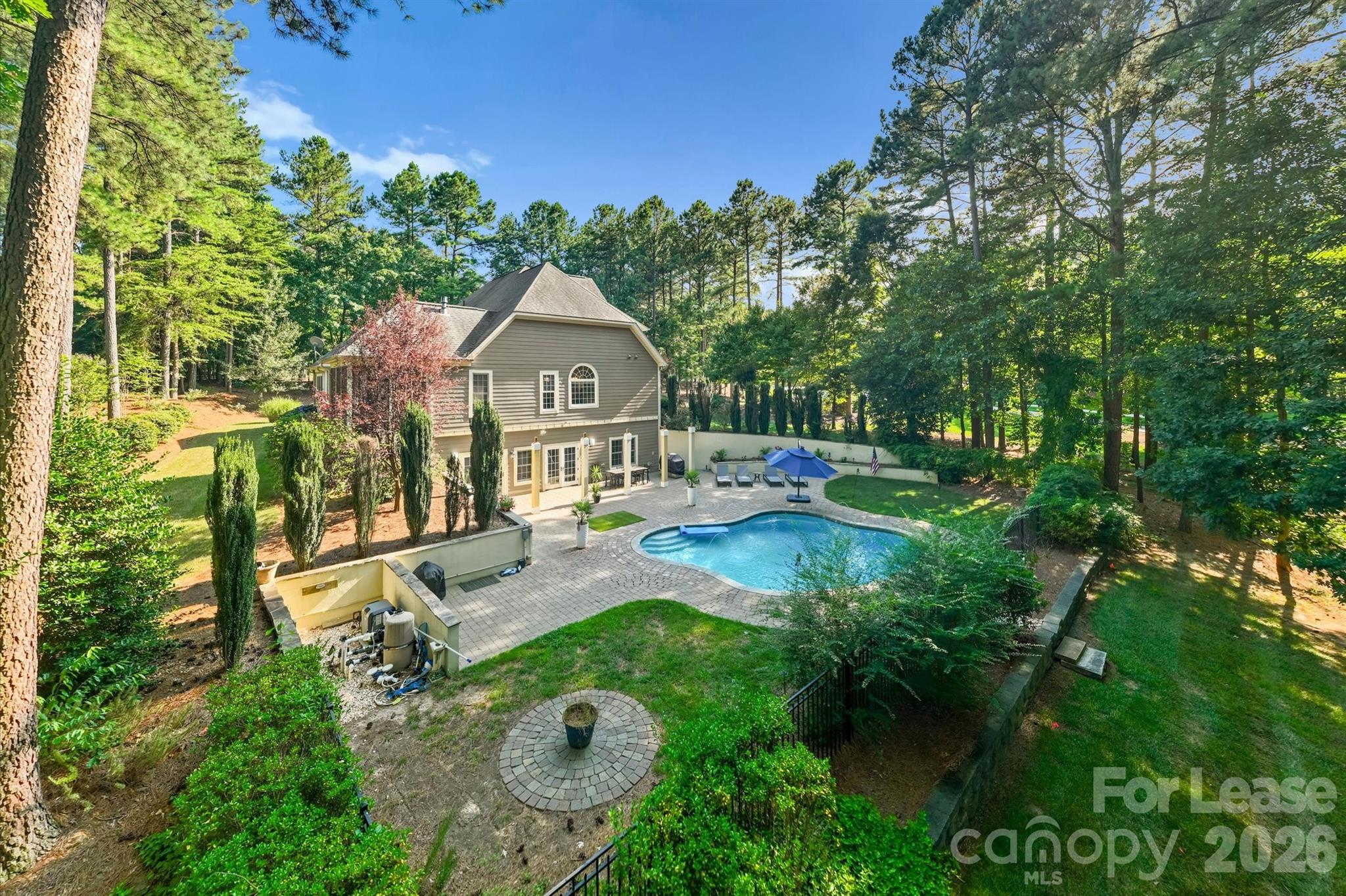 4552 Sawgrass Court Property Photo 4