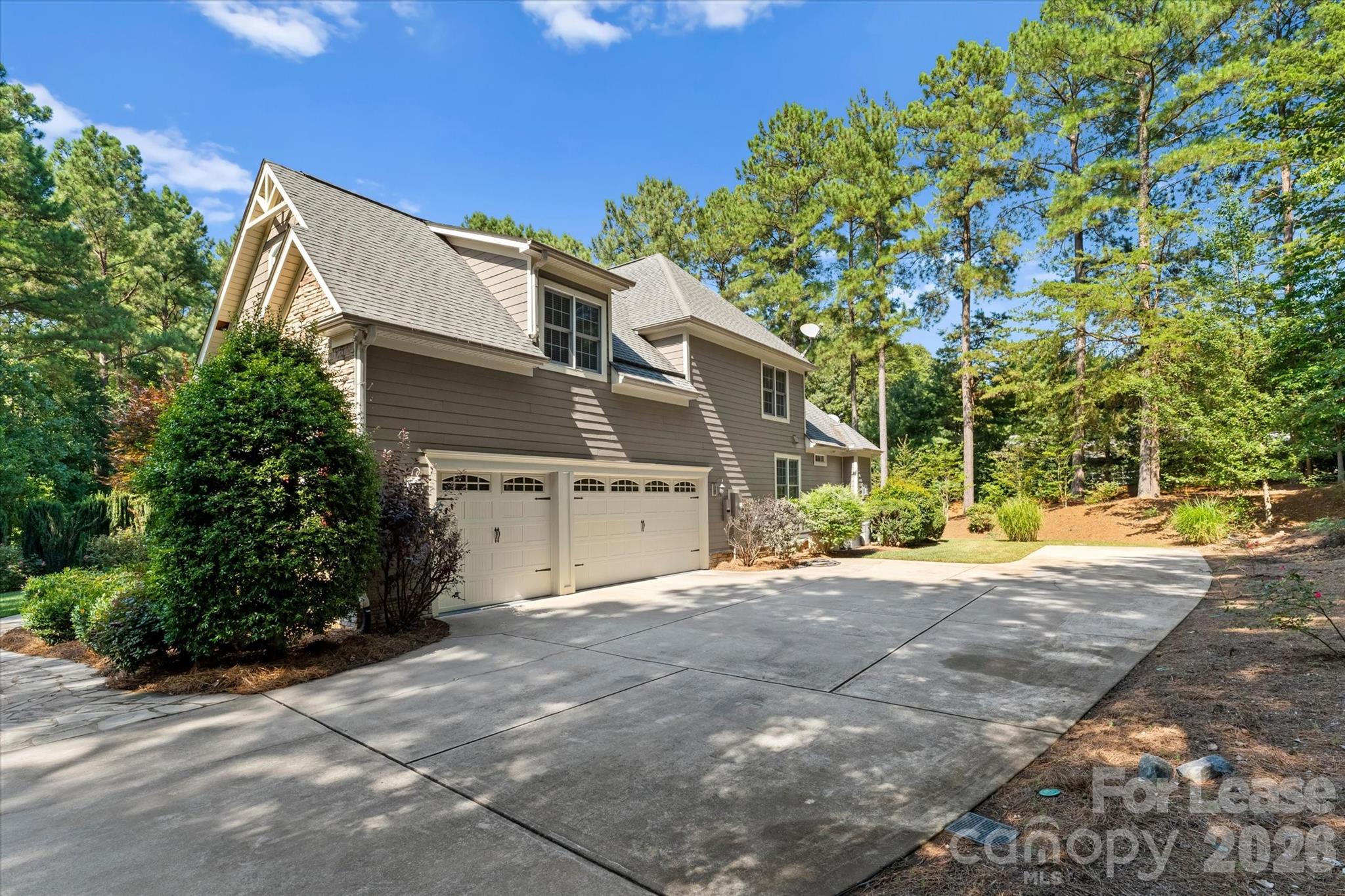 4552 Sawgrass Court Property Photo 6
