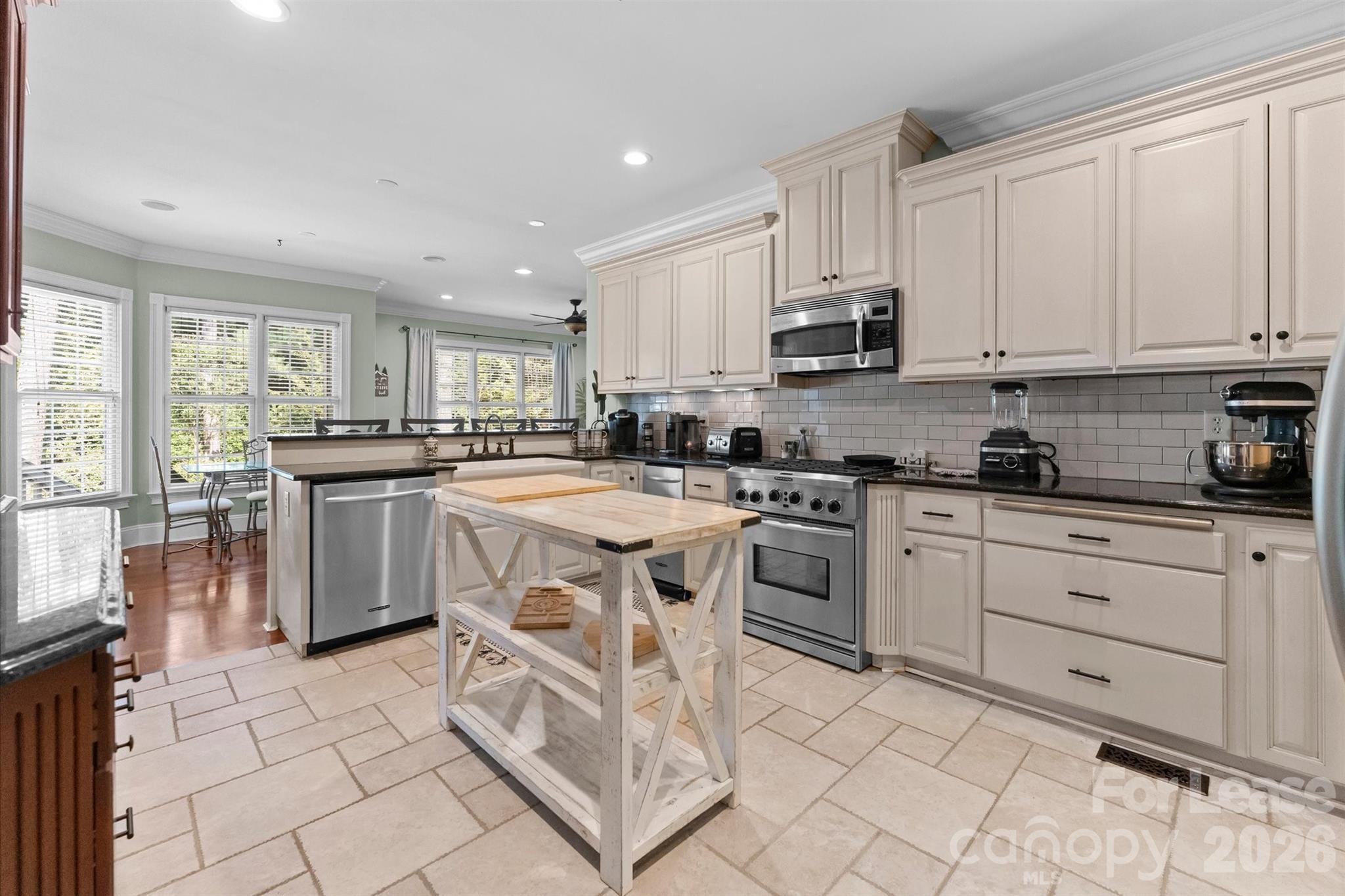 4552 Sawgrass Court Property Photo 16