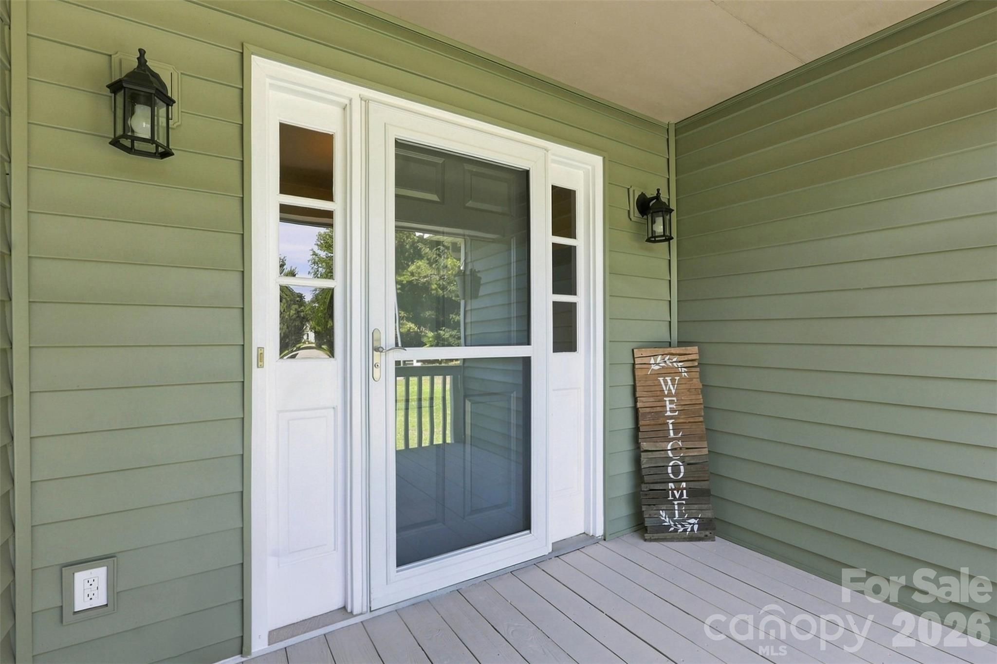 1405 Woodlark Place Property Photo 4