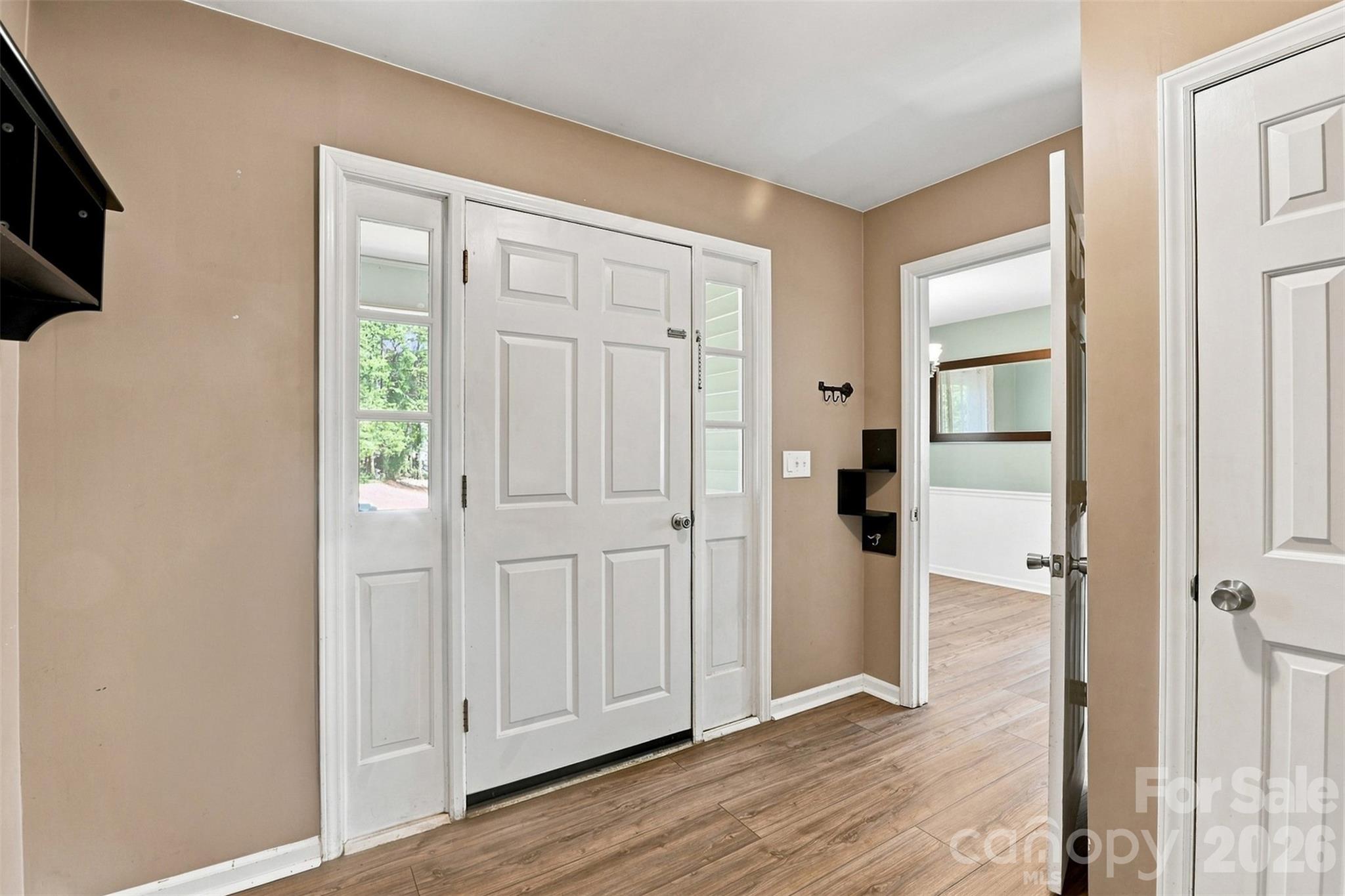 1405 Woodlark Place Property Photo 5