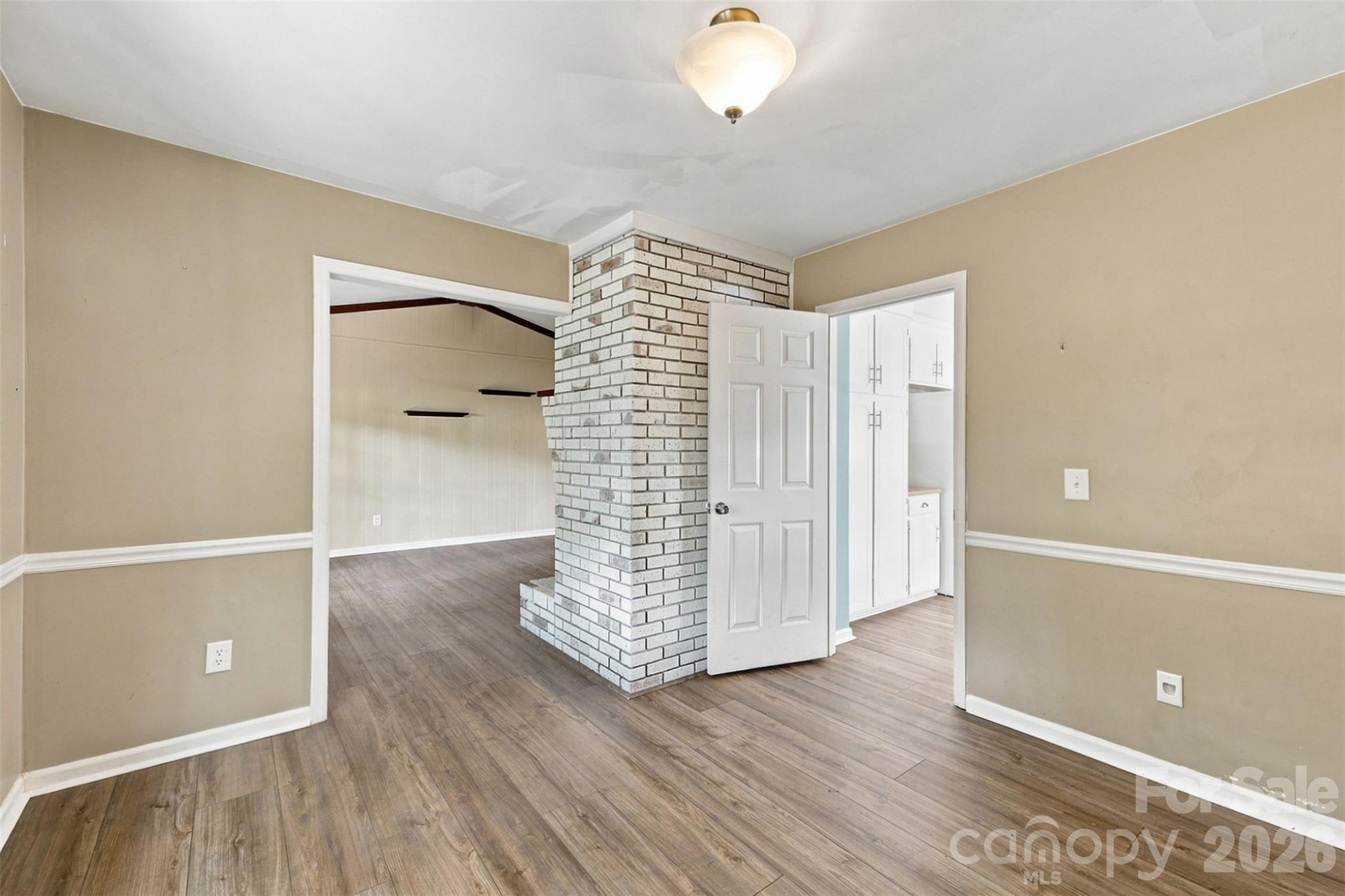 1405 Woodlark Place Property Photo 13