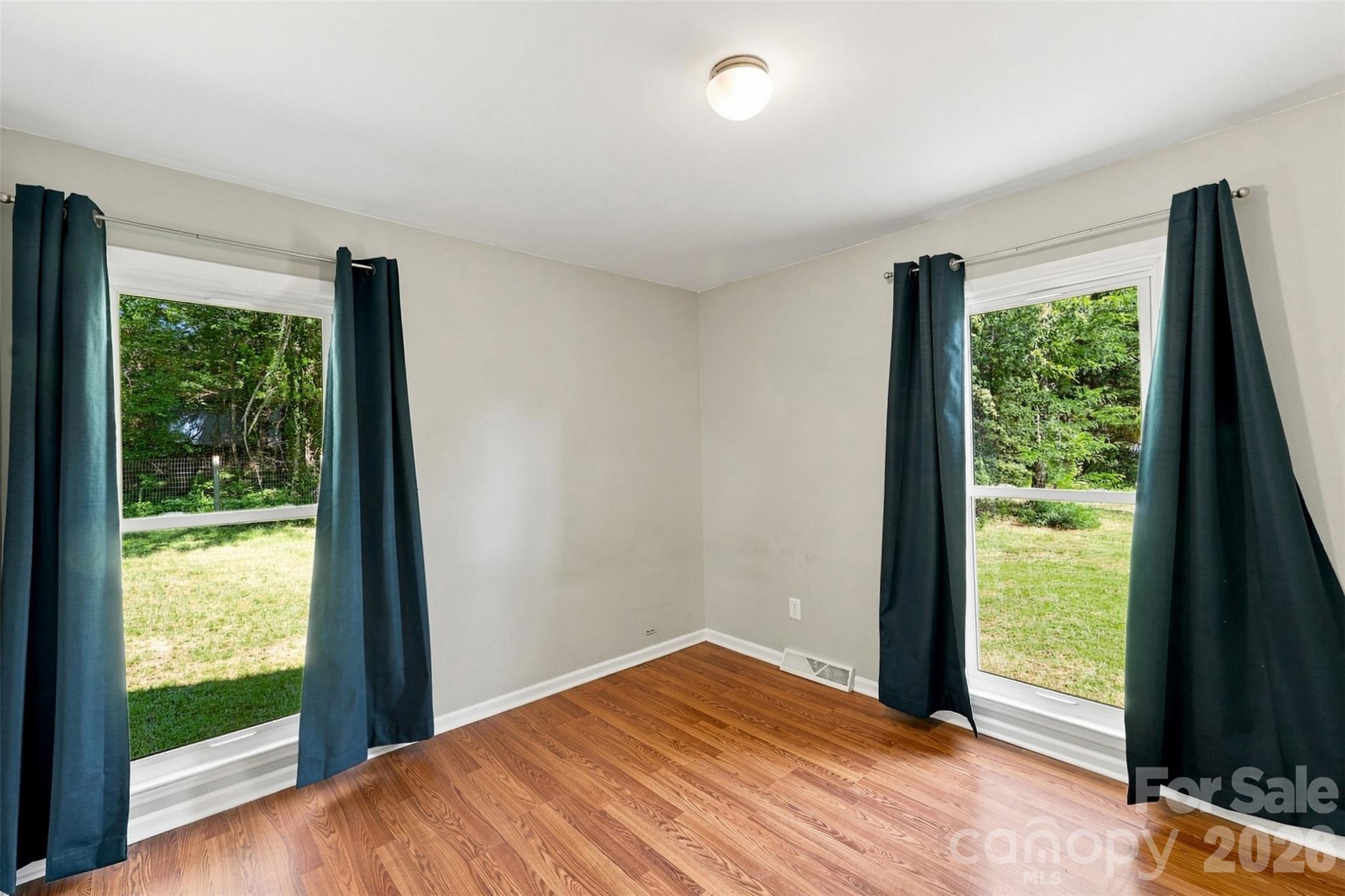 1405 Woodlark Place Property Photo 17