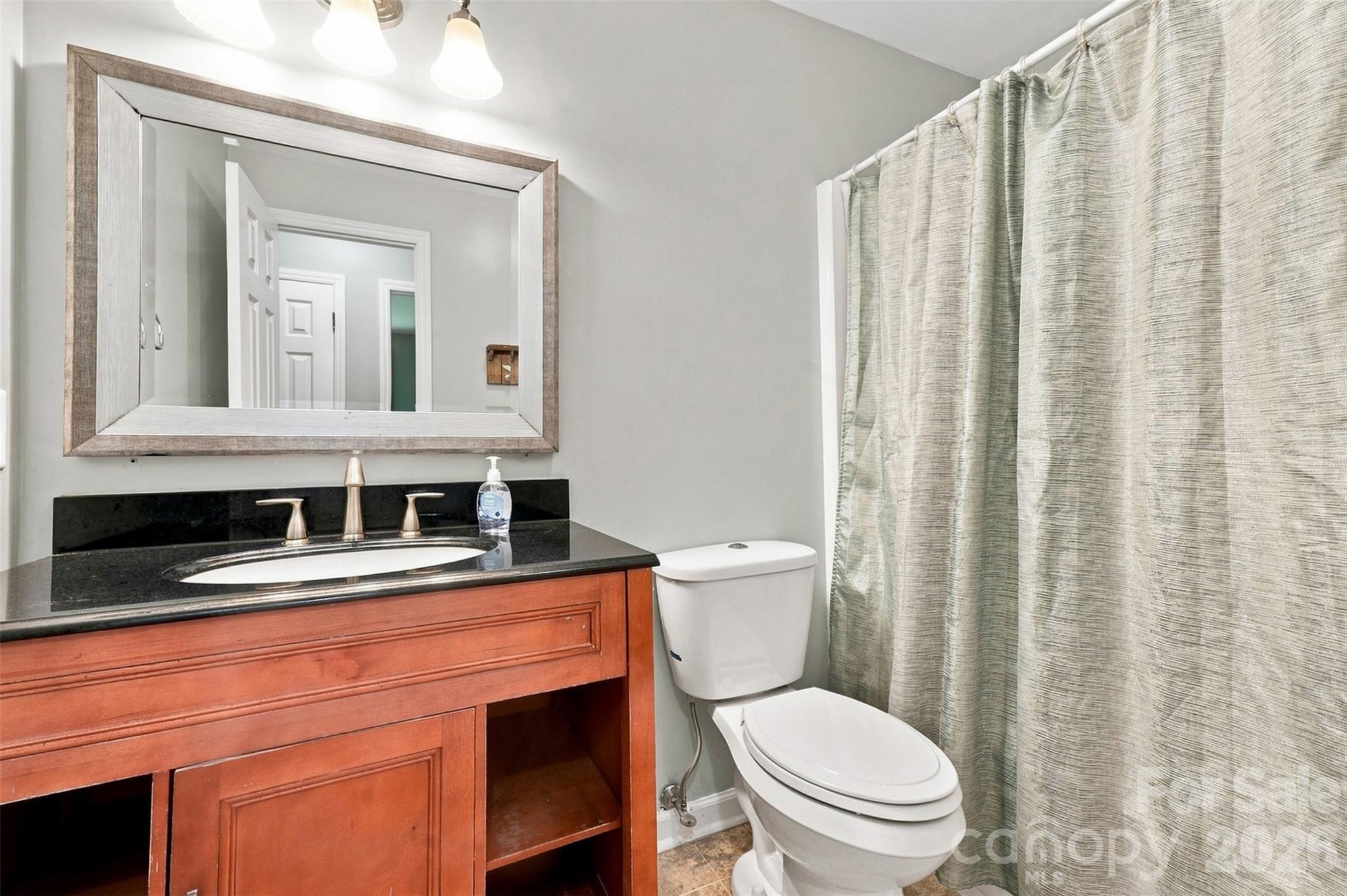 1405 Woodlark Place Property Photo 22