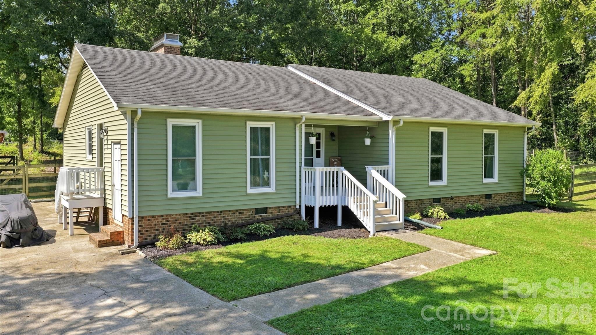 1405 Woodlark Place Property Photo 34
