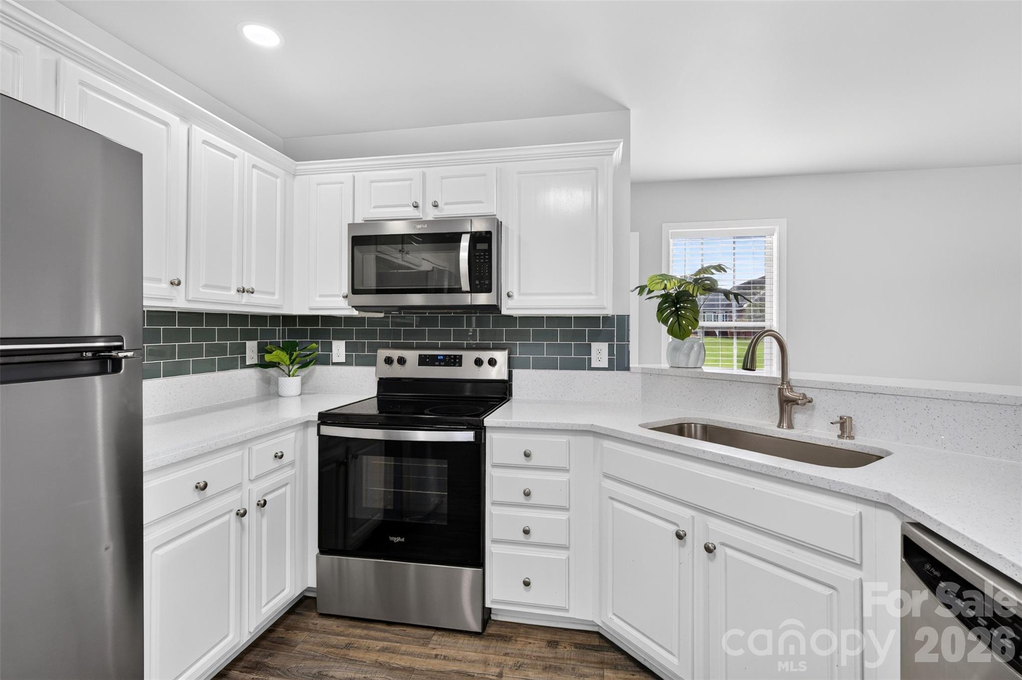 901 Hasty Road Property Photo 4