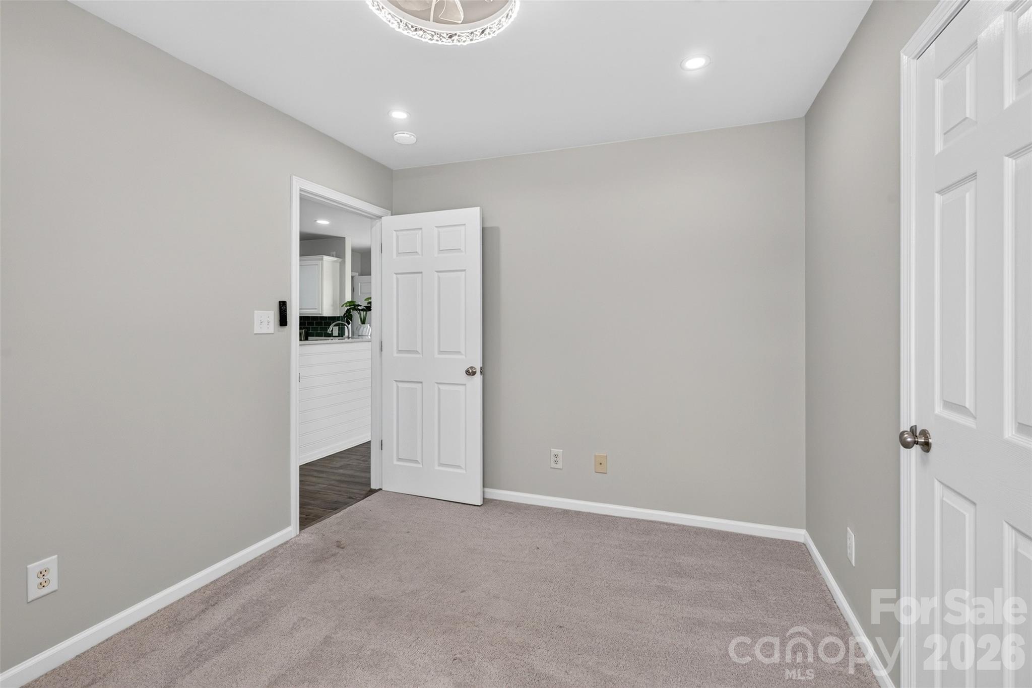 901 Hasty Road Property Photo 10