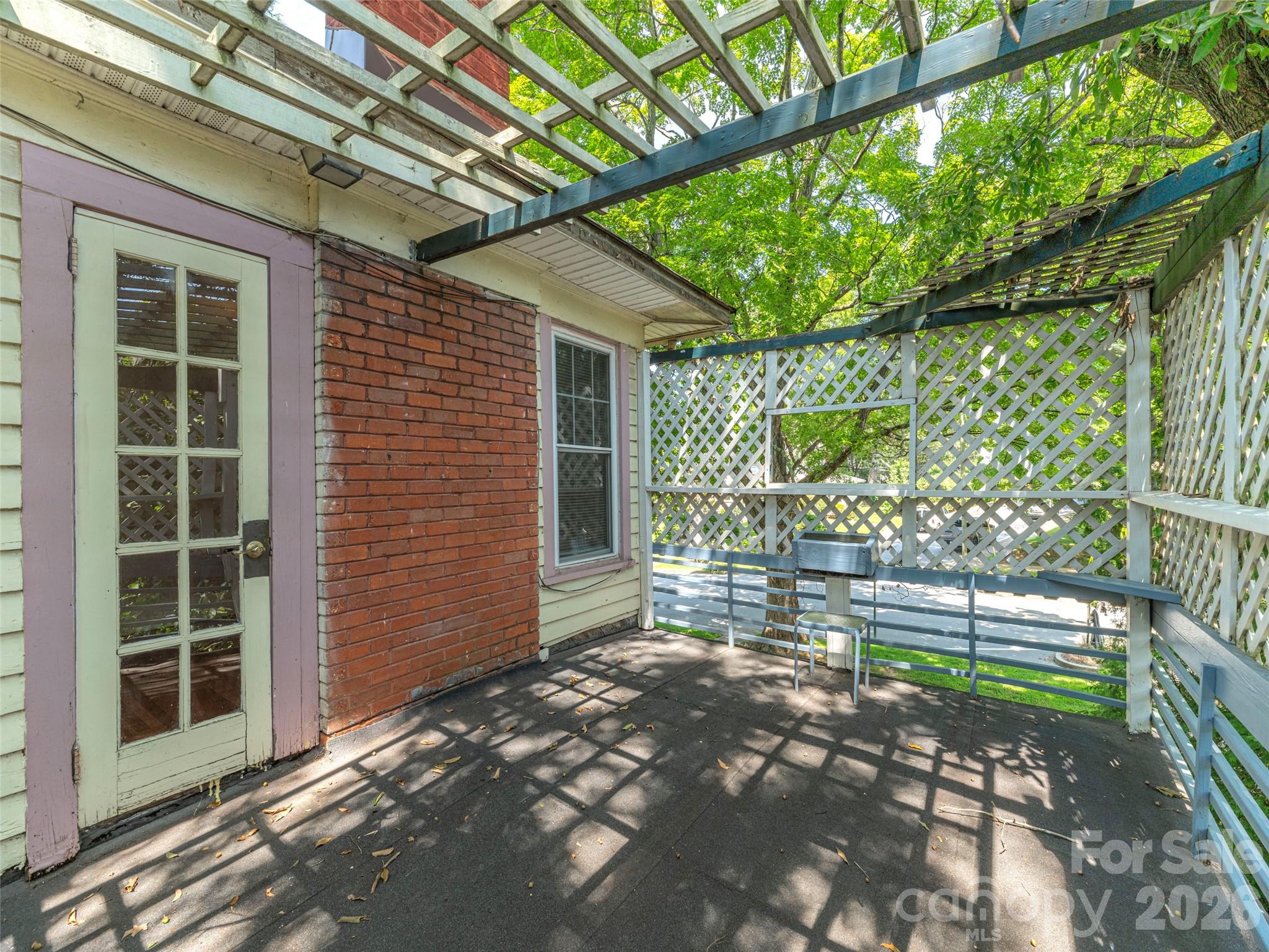 130 Edwin Place Property Photo 33