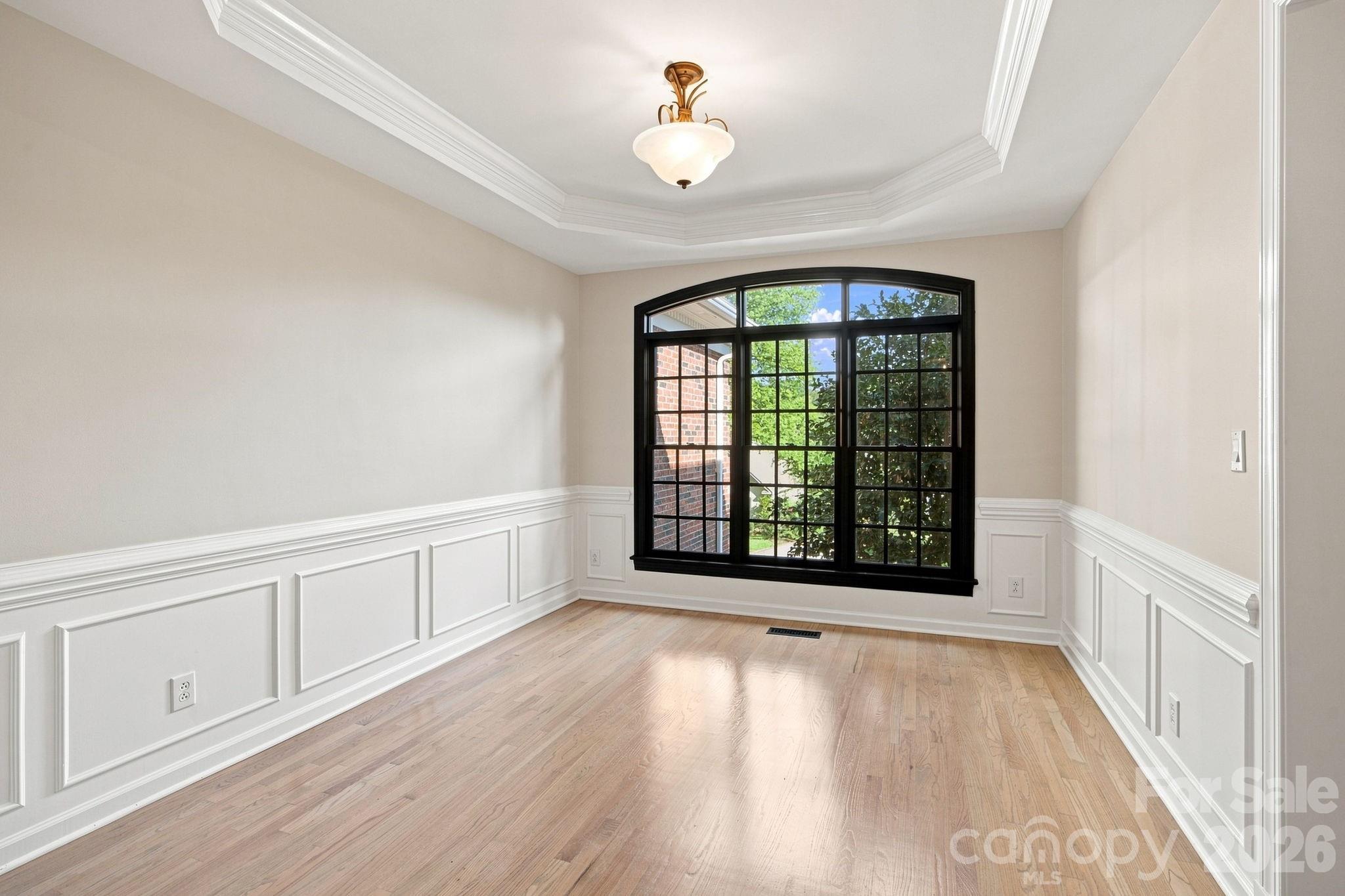 5111 Downing Creek Drive Property Photo 3