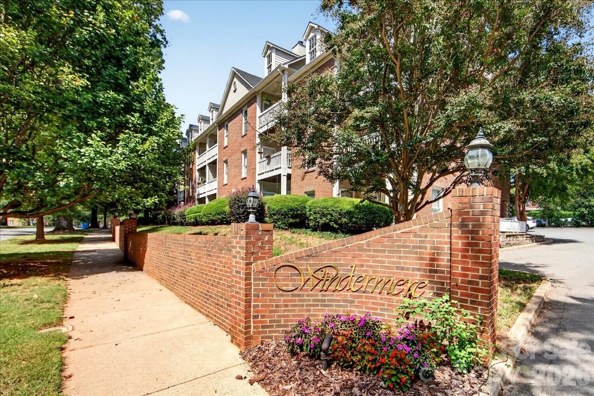 301 Queens Road 106