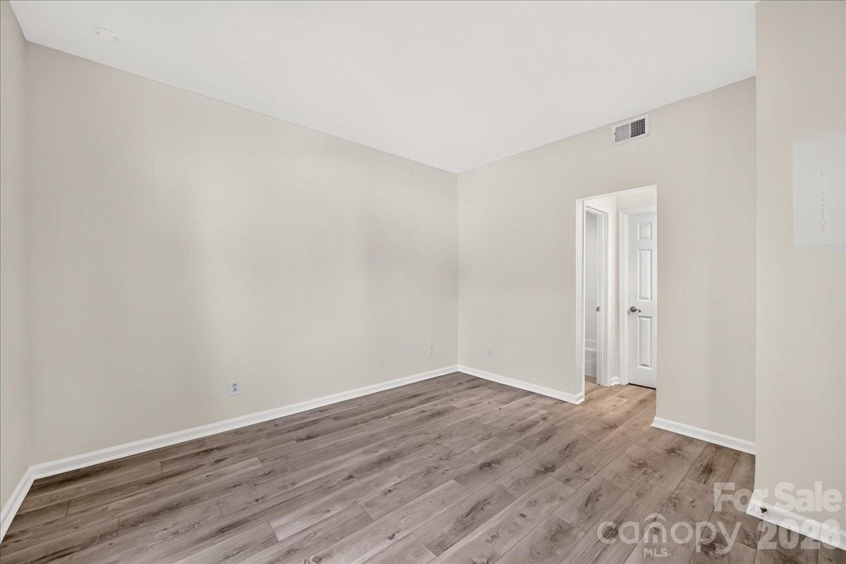 301 Queens Road 106 Property Photo 20