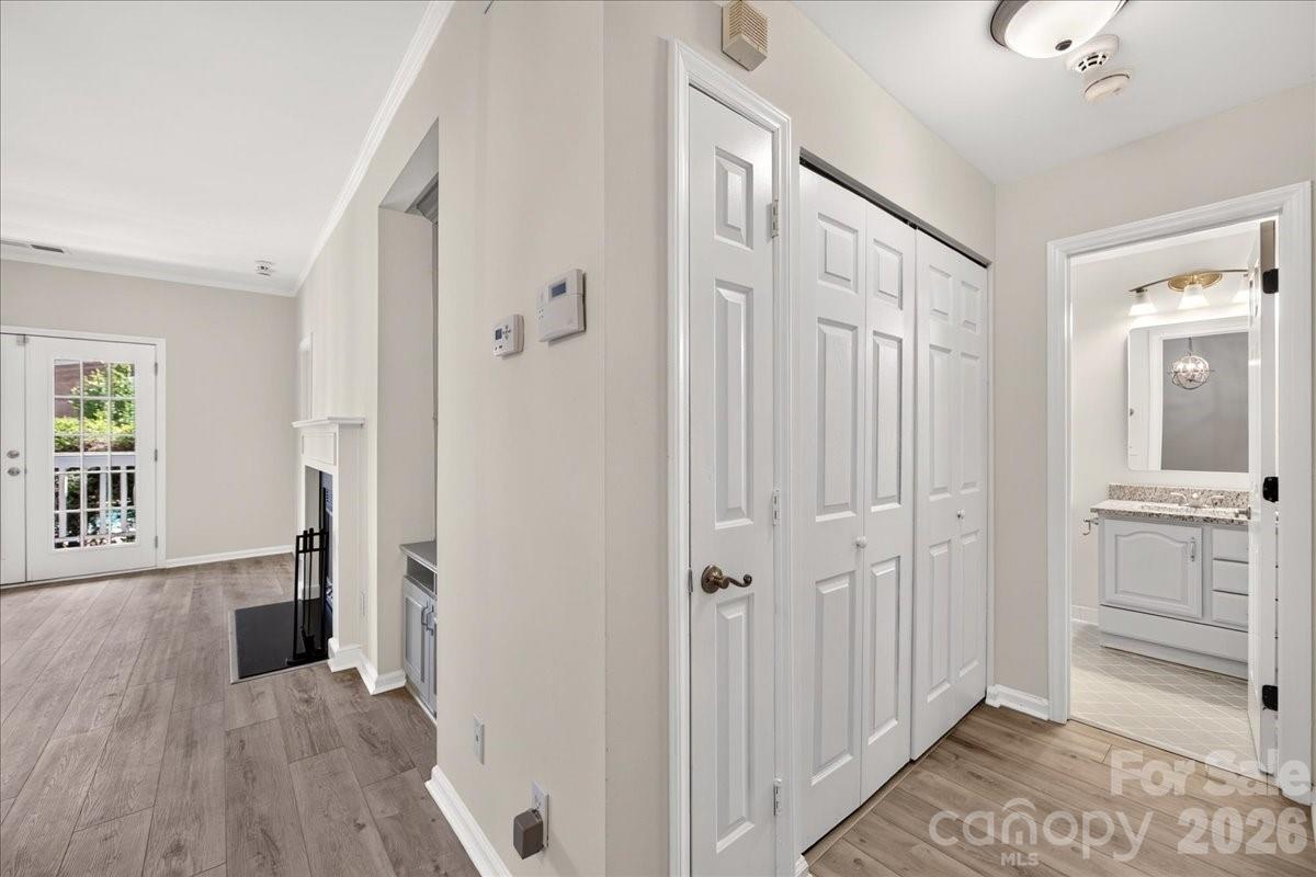 301 Queens Road 106 Property Photo 25