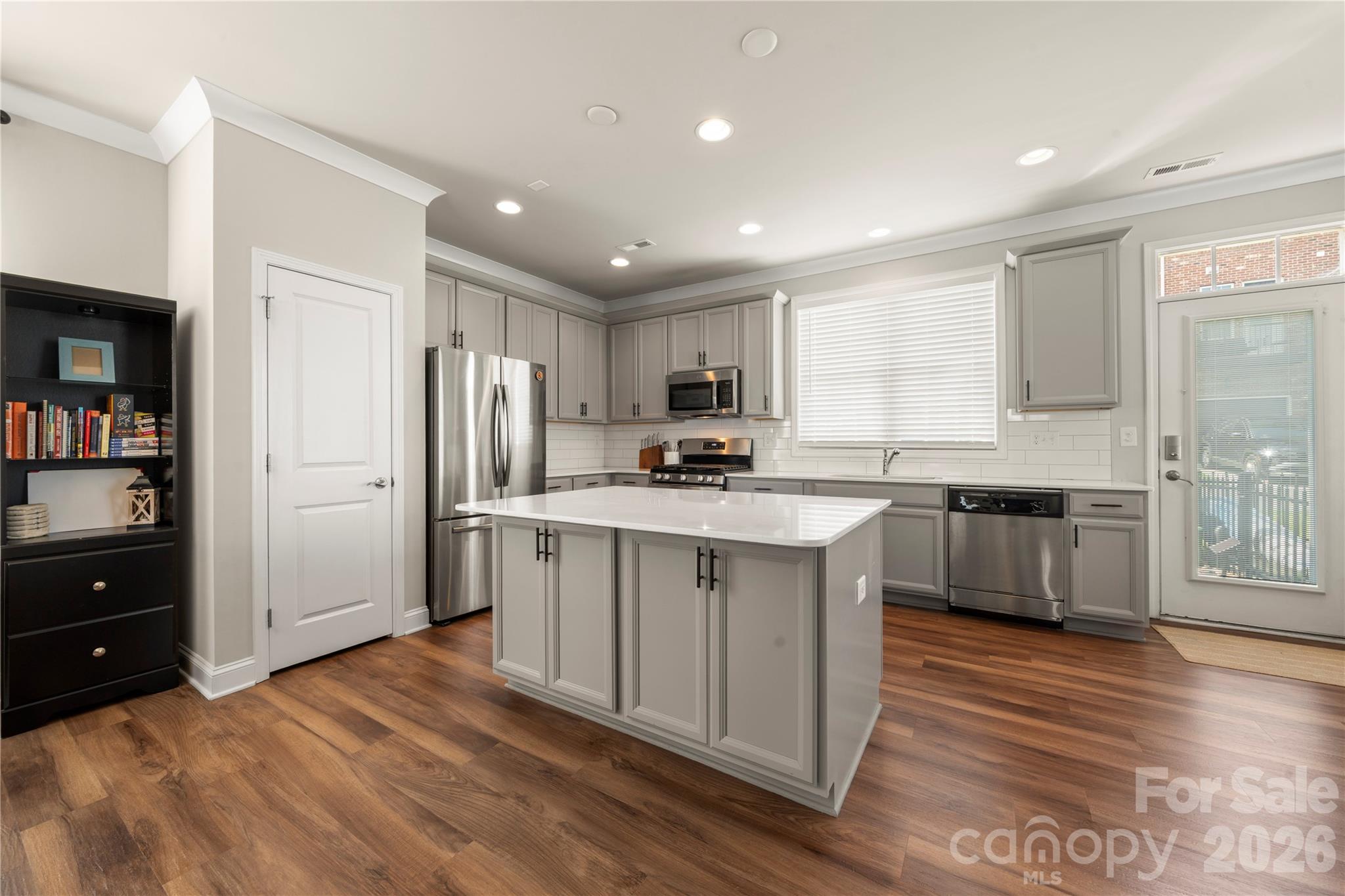 8309 Scotney Bluff Avenue Property Photo 7