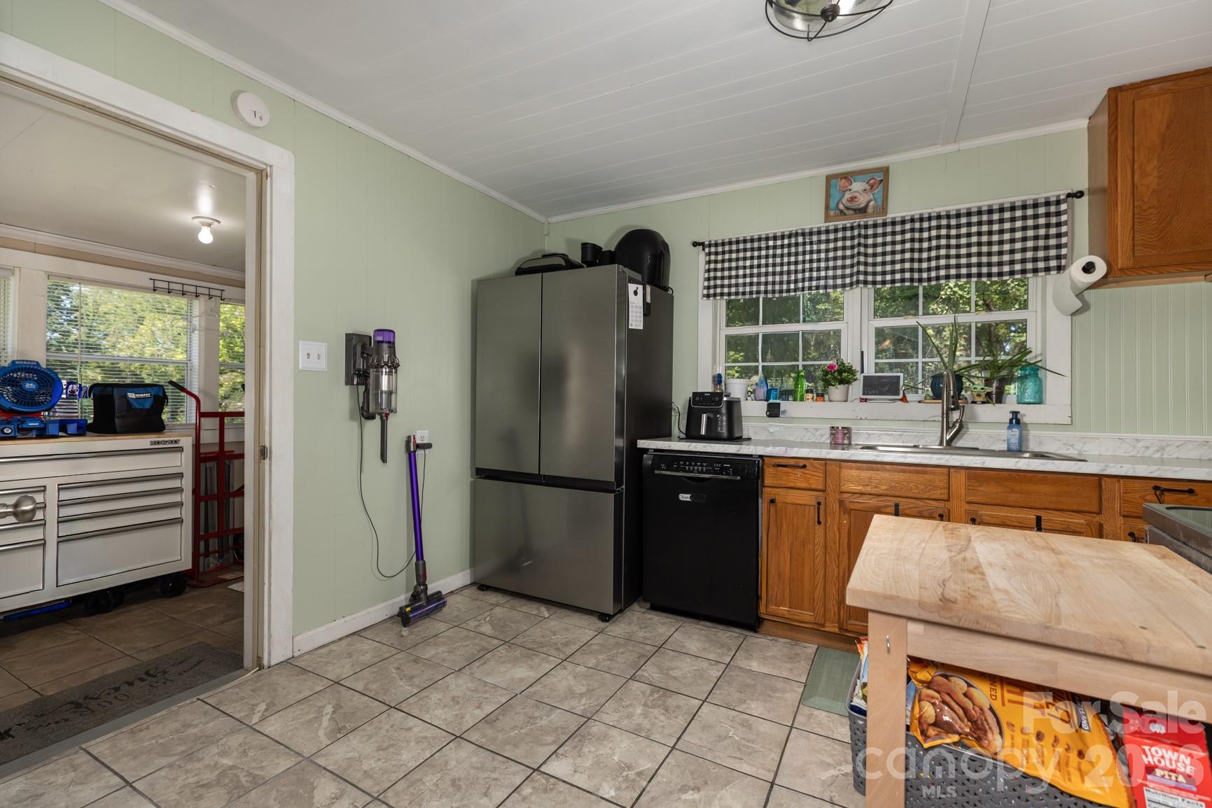 220 Collins Road Property Photo 15