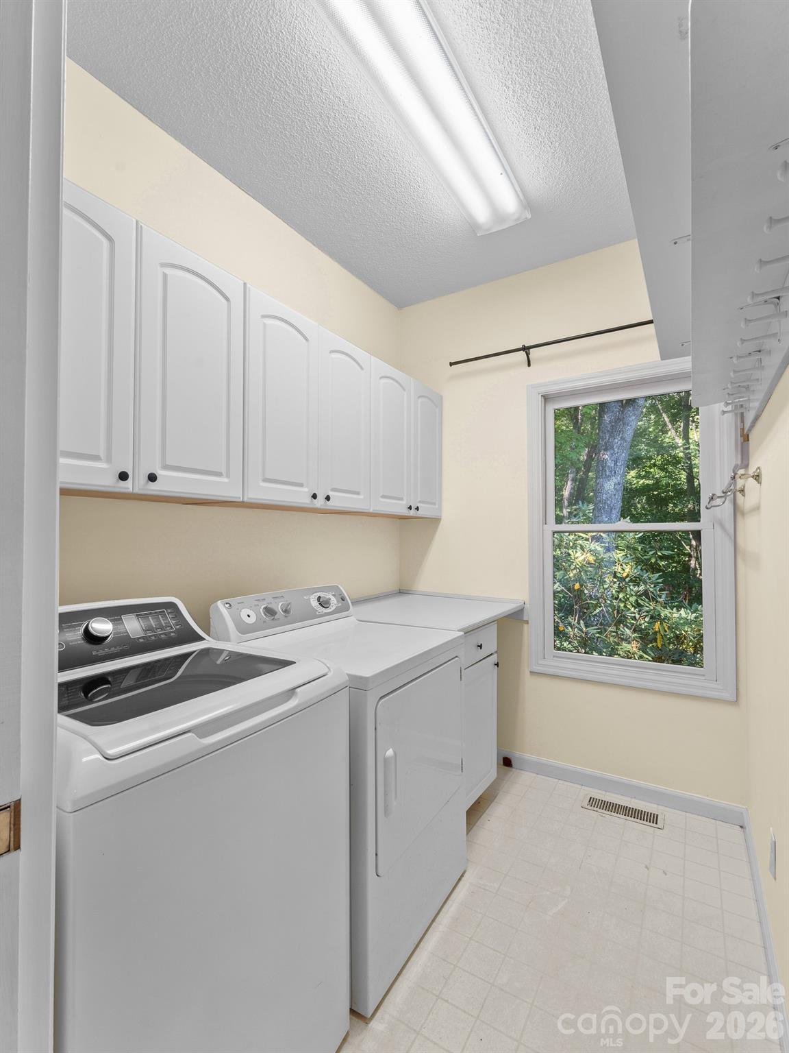 1001 Stone Drive Property Photo 27