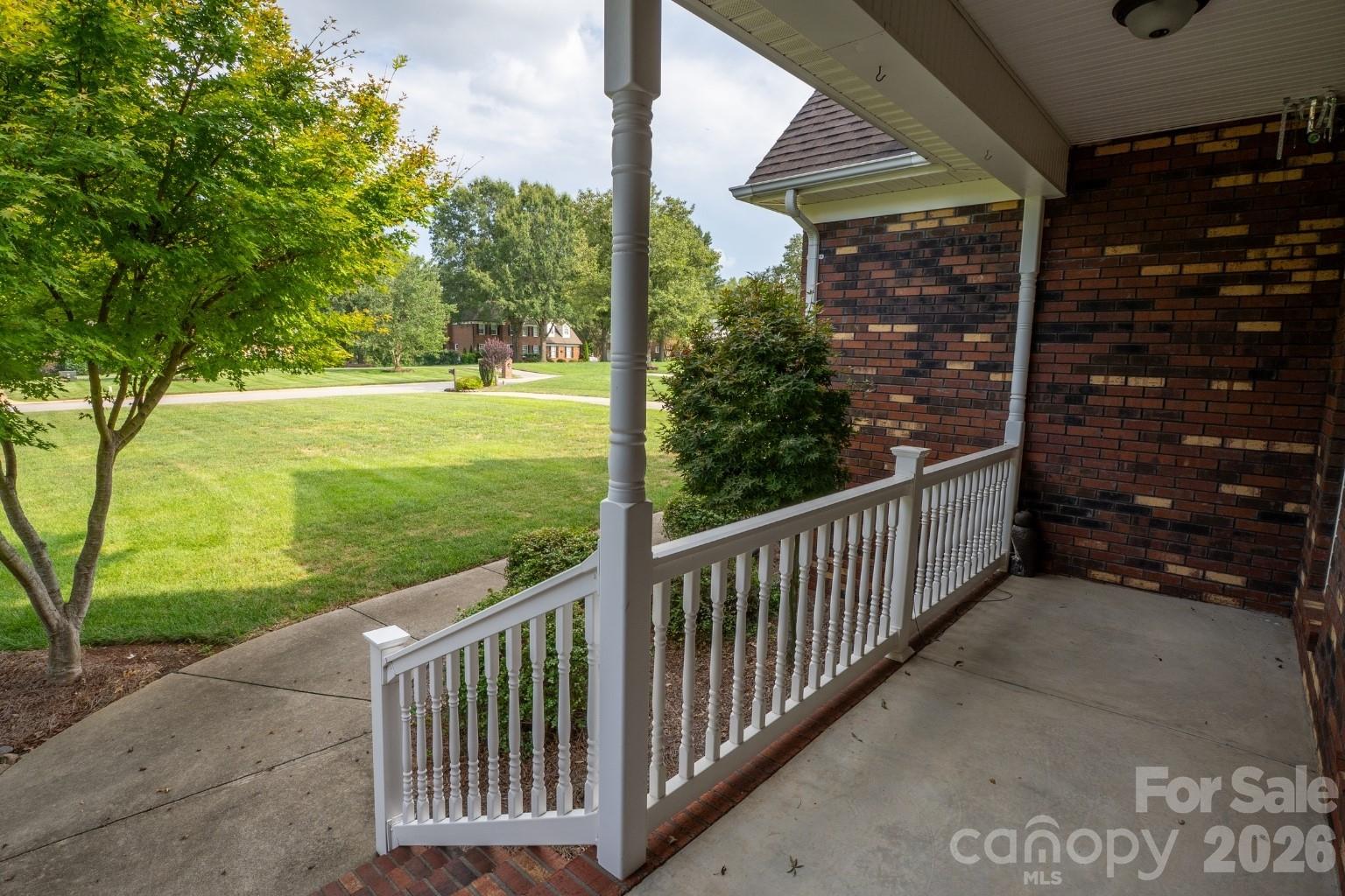 1927 Windmere Drive Property Photo 4