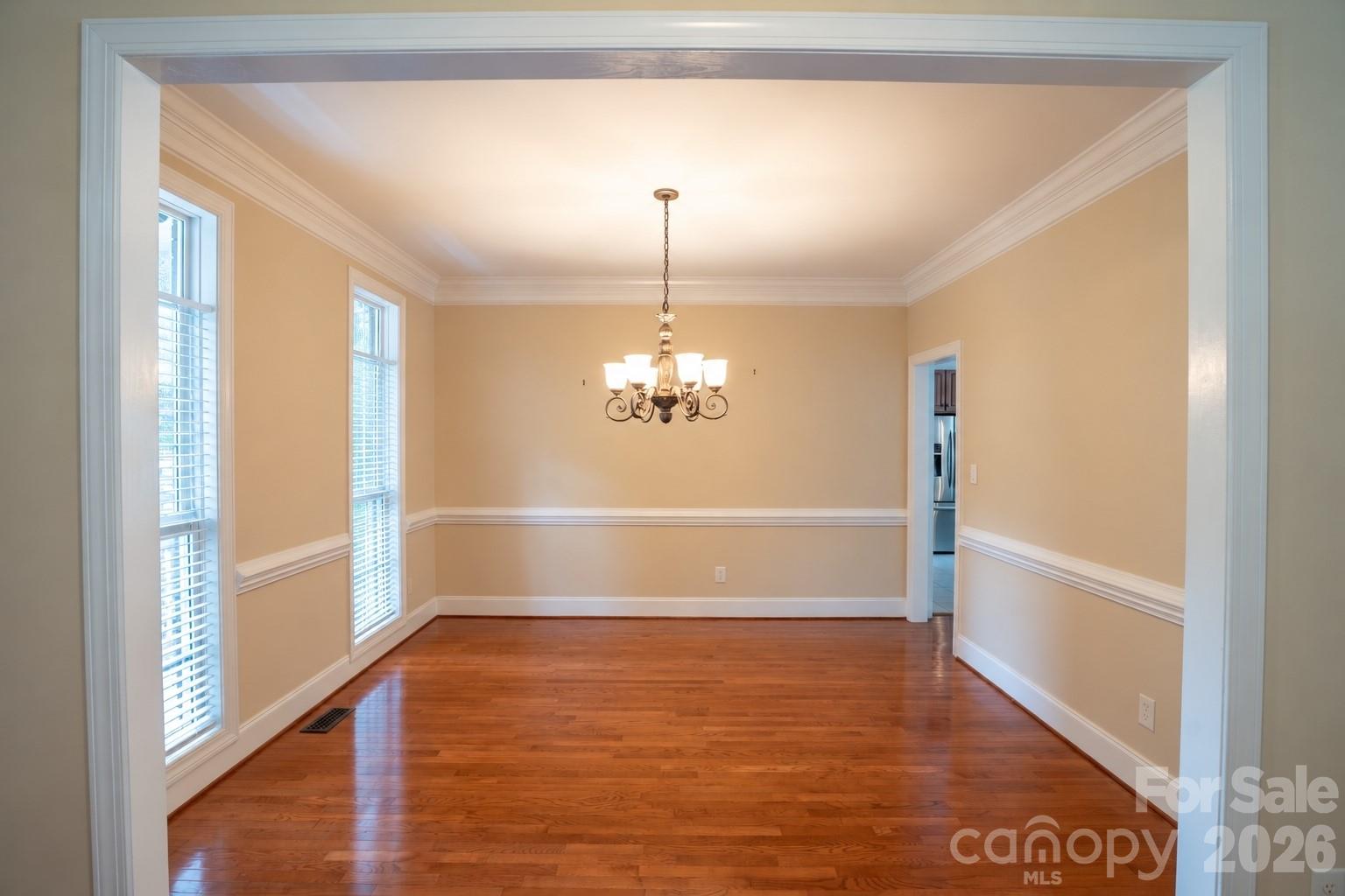 1927 Windmere Drive Property Photo 5