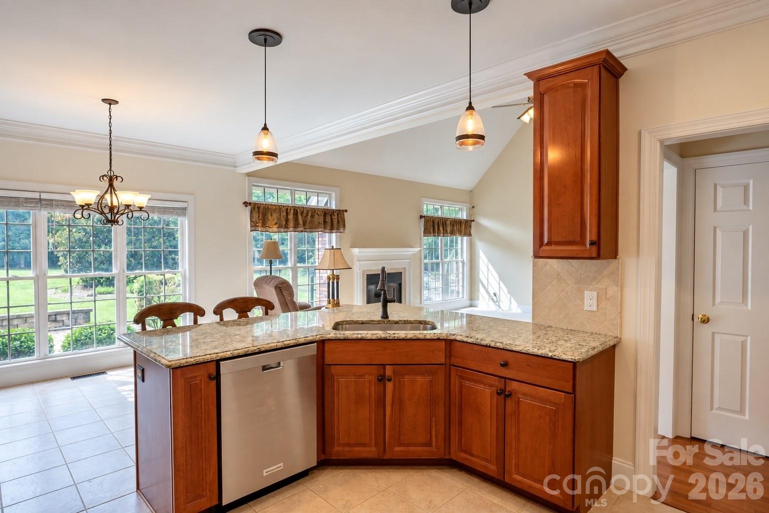1927 Windmere Drive Property Photo 12