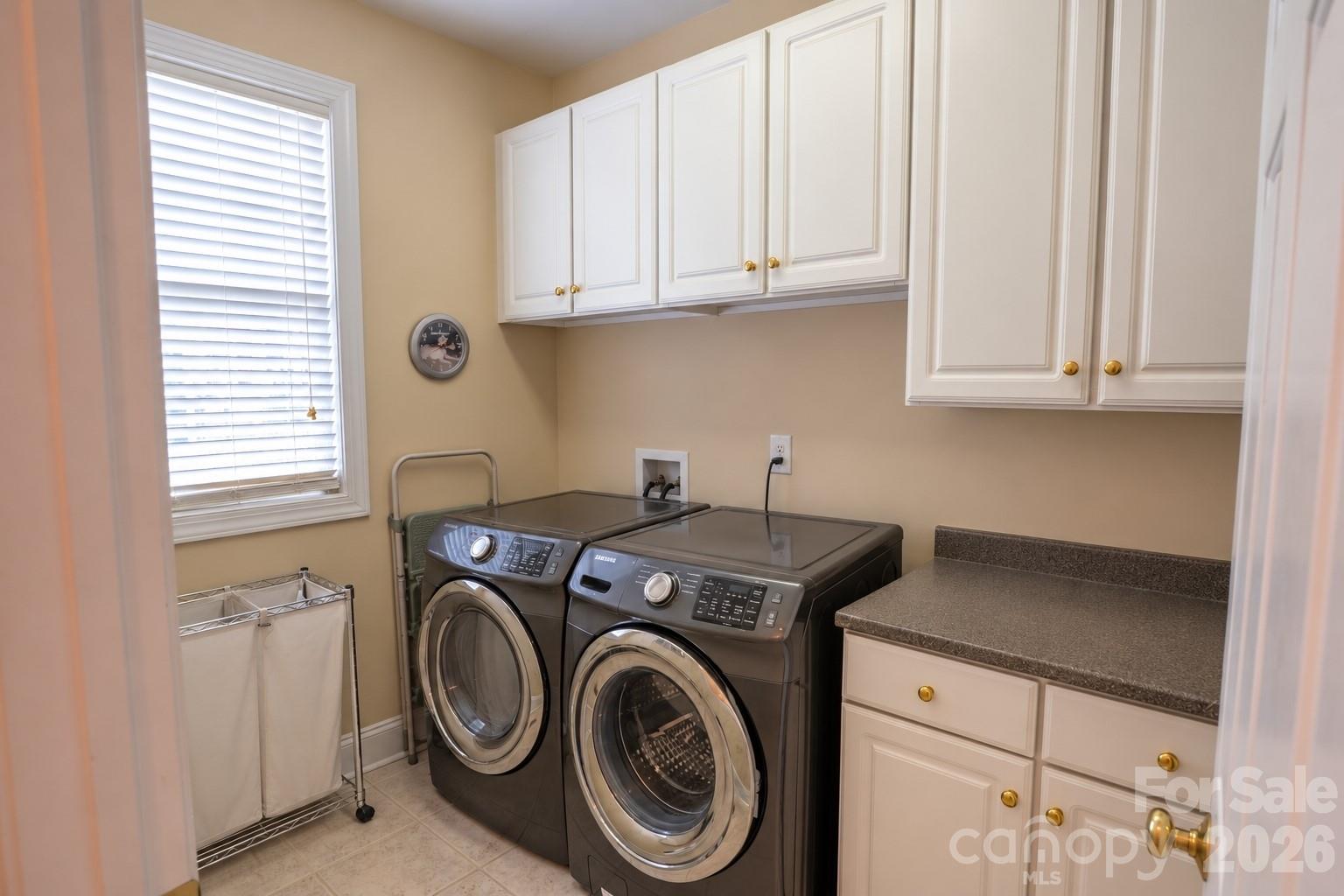 1927 Windmere Drive Property Photo 33