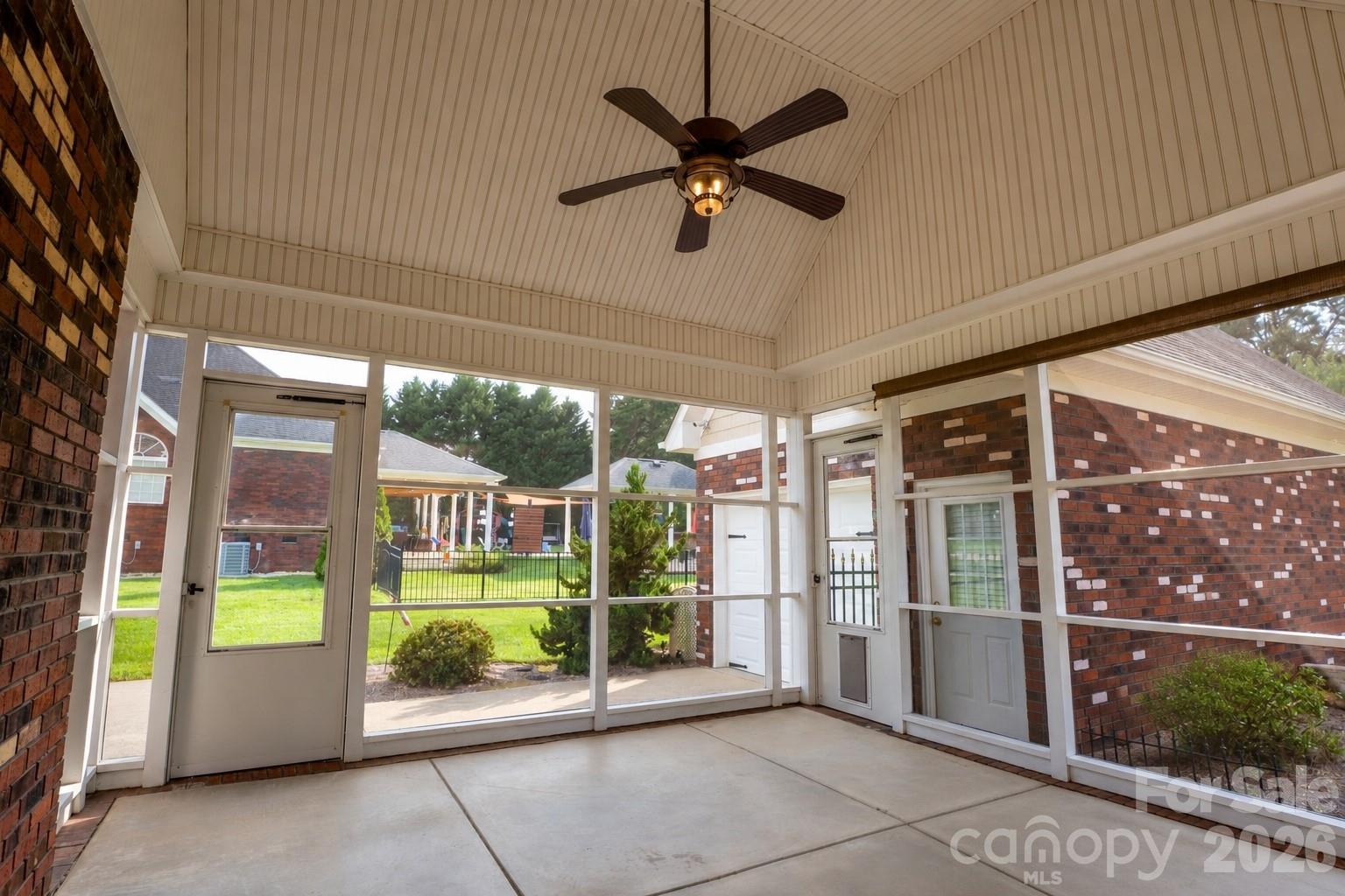 1927 Windmere Drive Property Photo 34