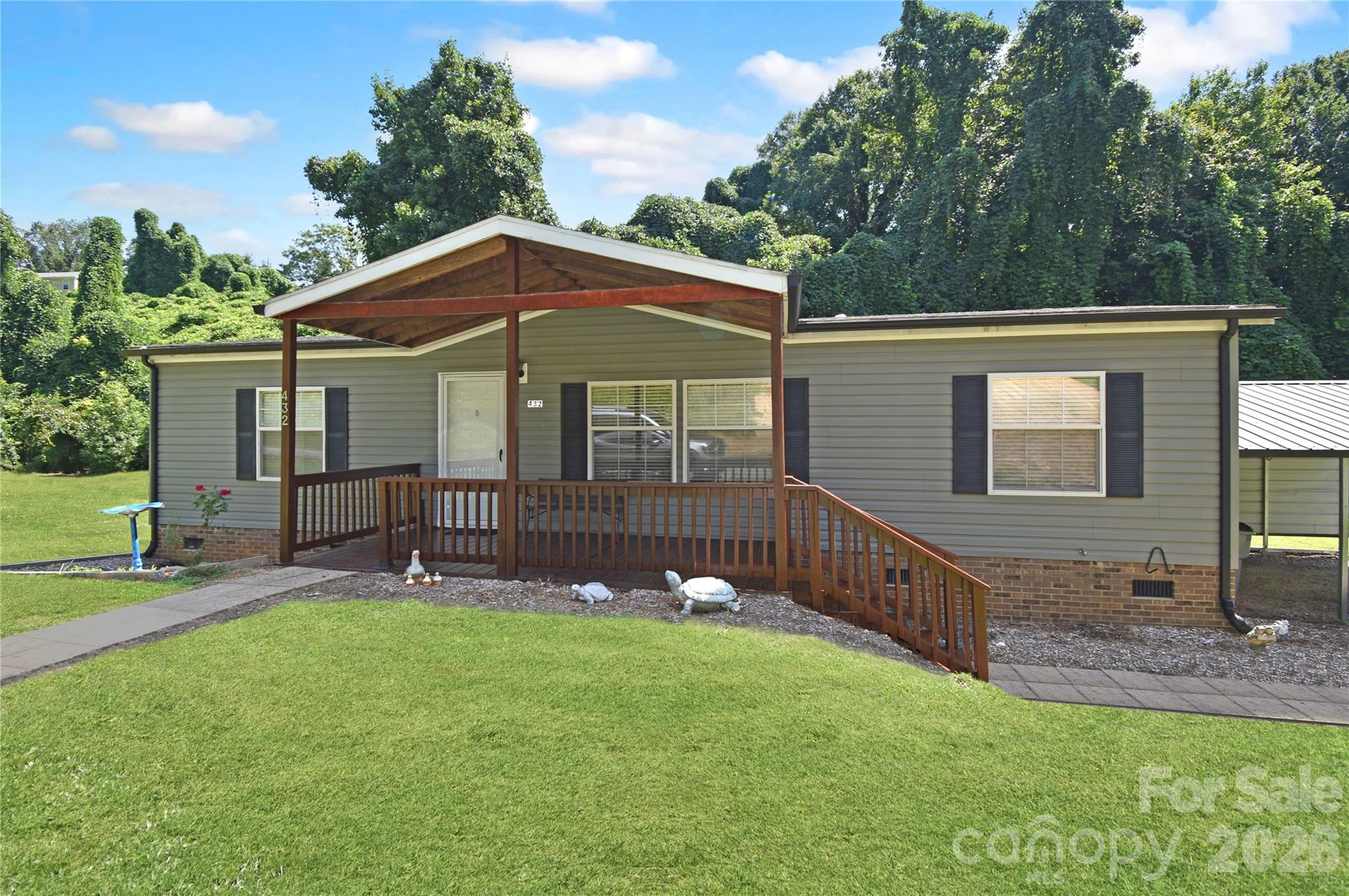 432 Forest Place Property Photo 1