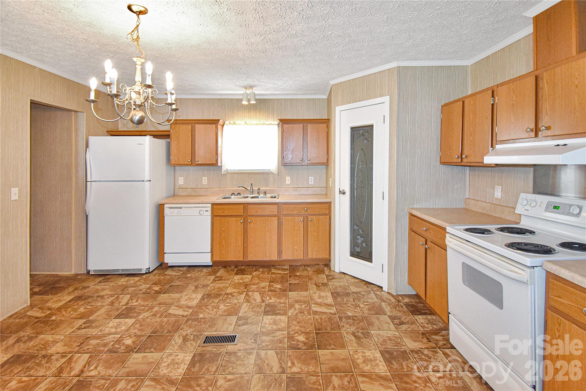 432 Forest Place Property Photo 9