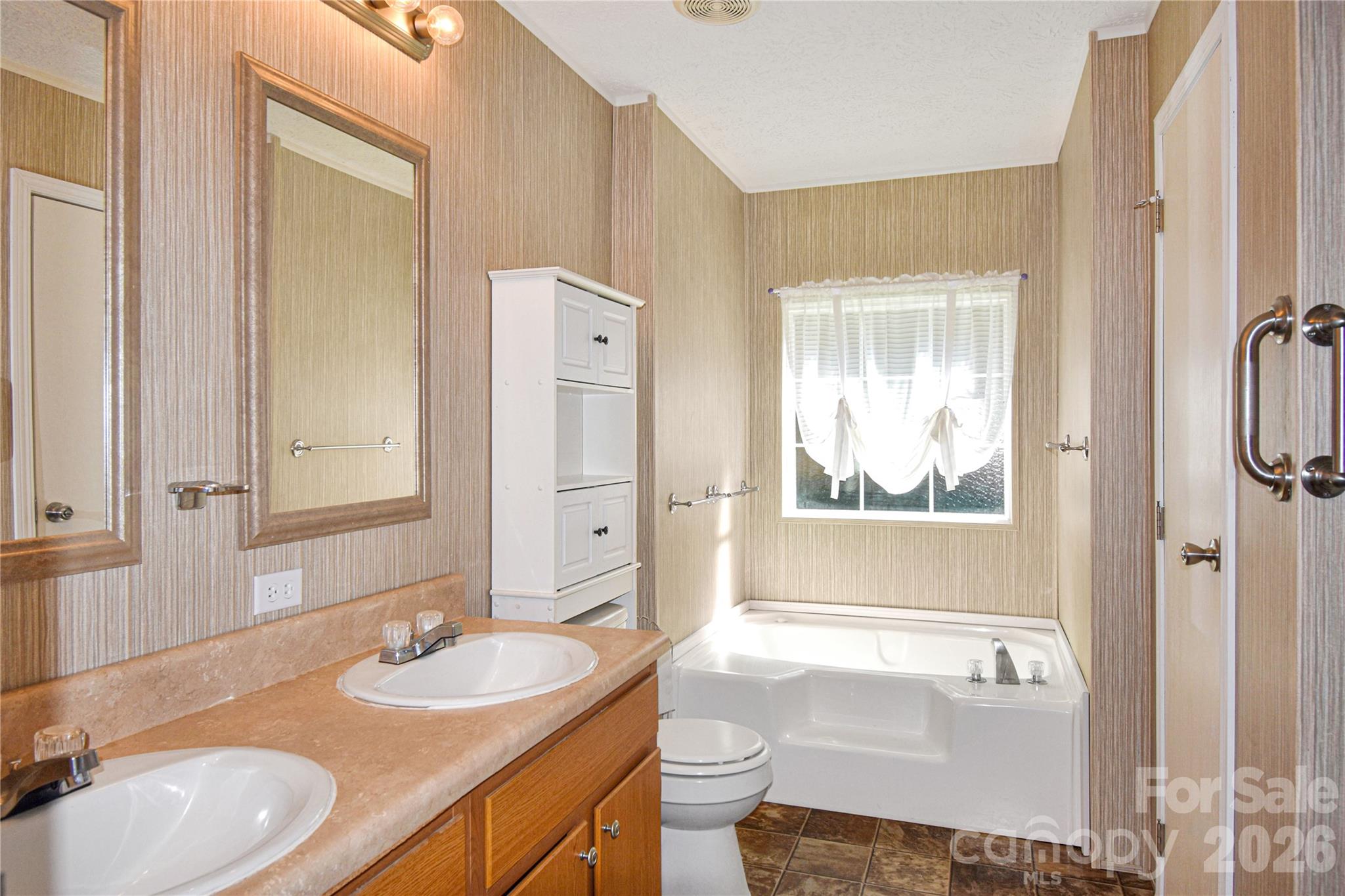 432 Forest Place Property Photo 16
