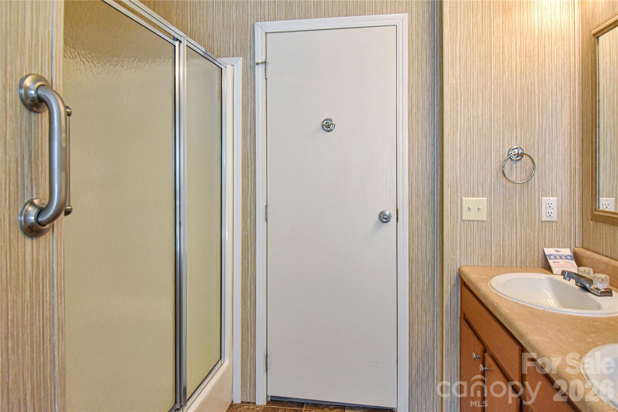 432 Forest Place Property Photo 18