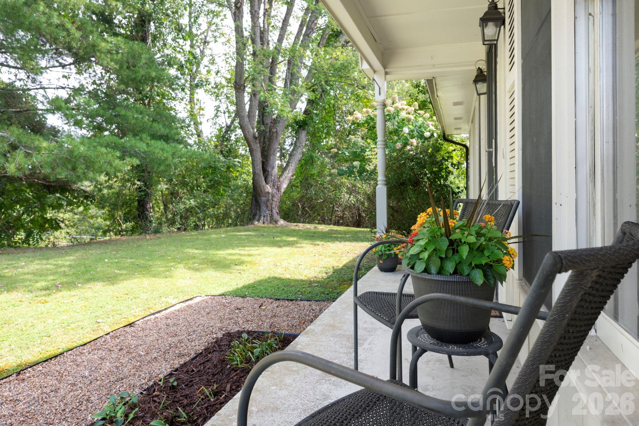 1057 Skyway Drive Property Photo 8