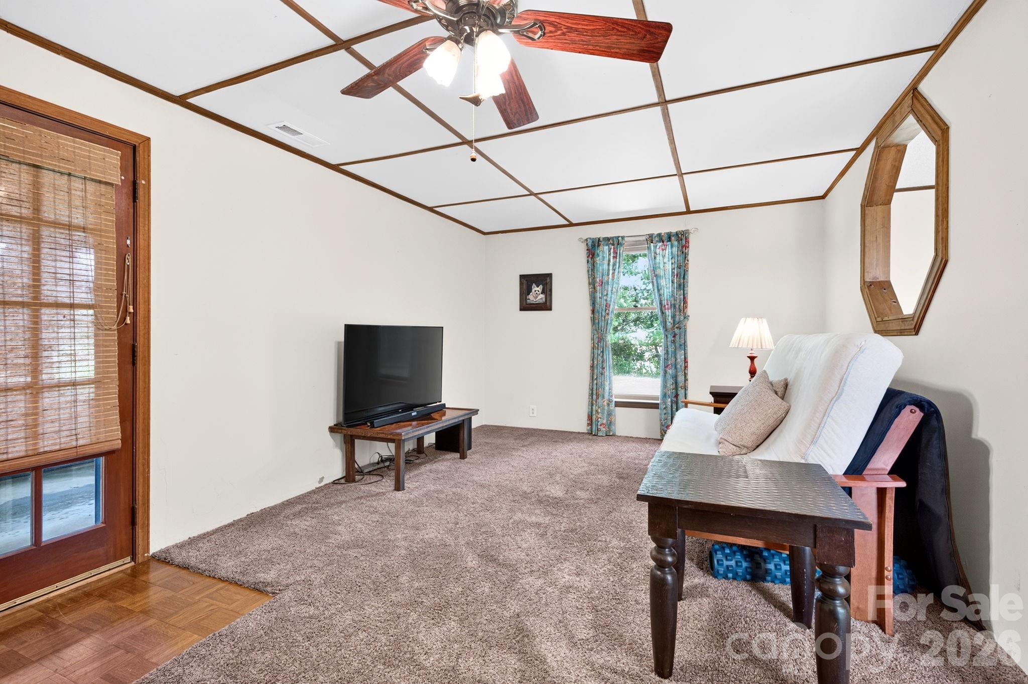 1057 Skyway Drive Property Photo 9