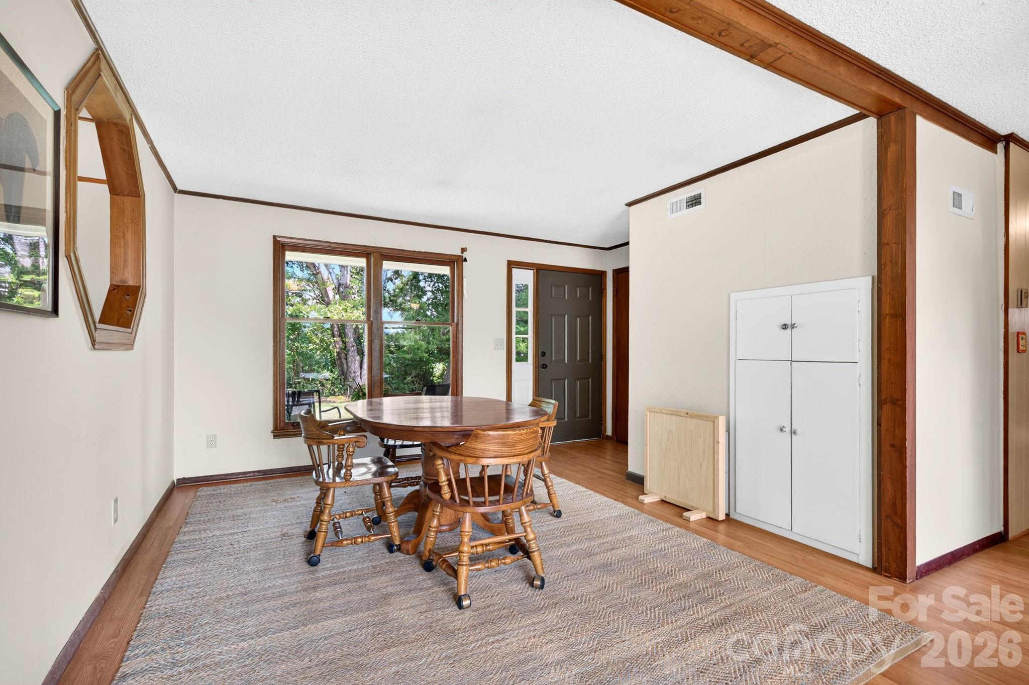 1057 Skyway Drive Property Photo 11