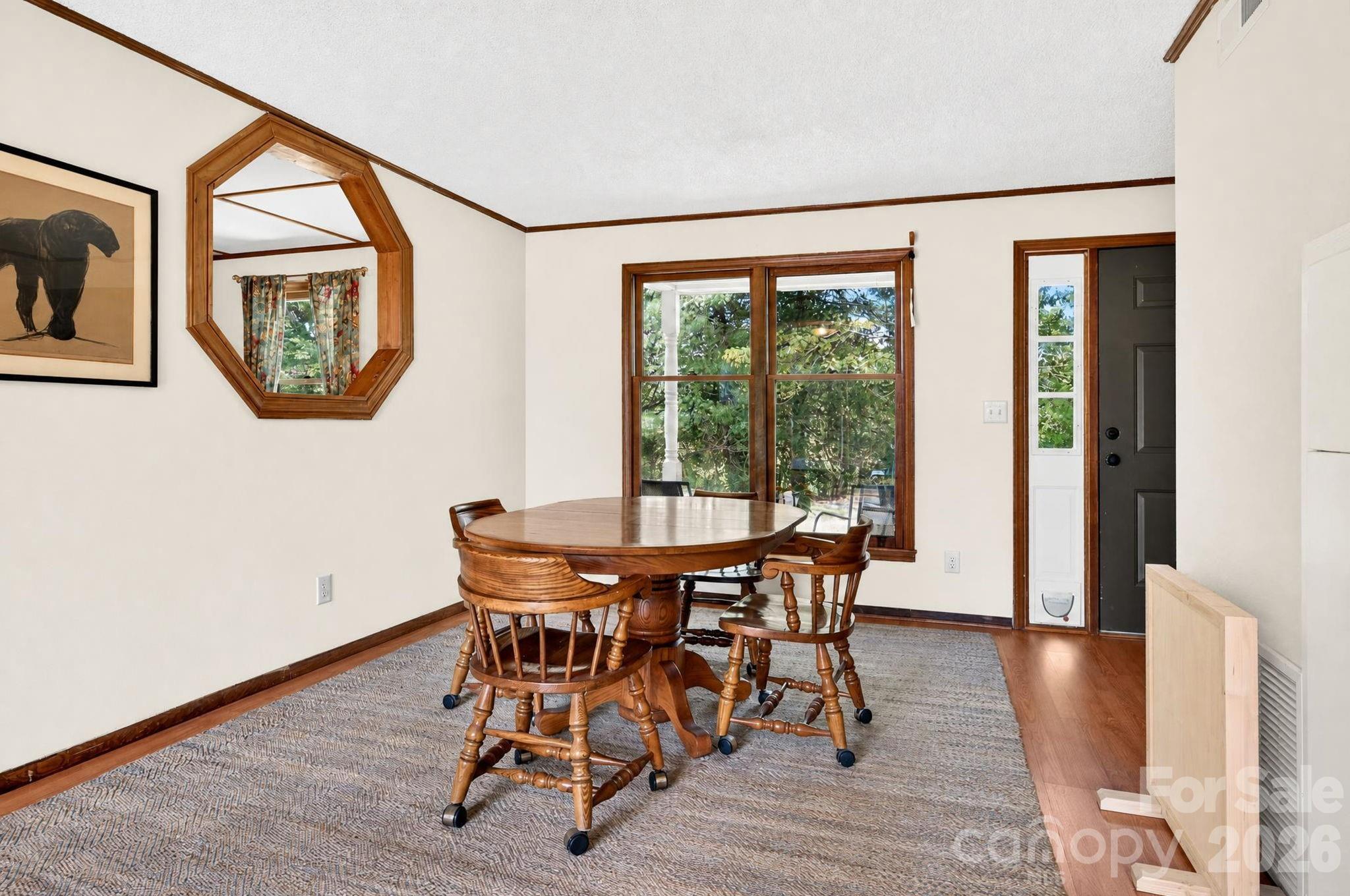 1057 Skyway Drive Property Photo 12