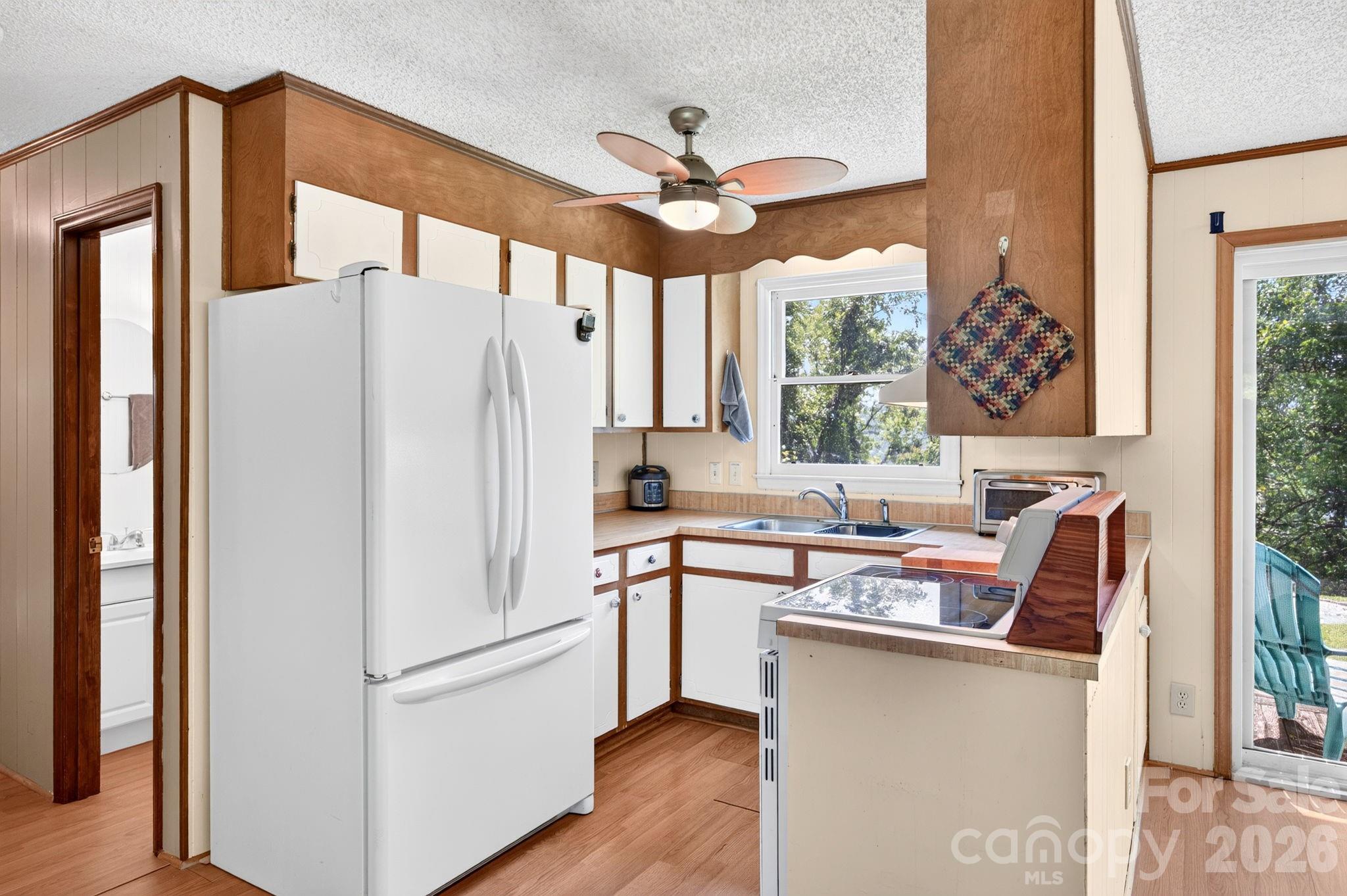 1057 Skyway Drive Property Photo 15