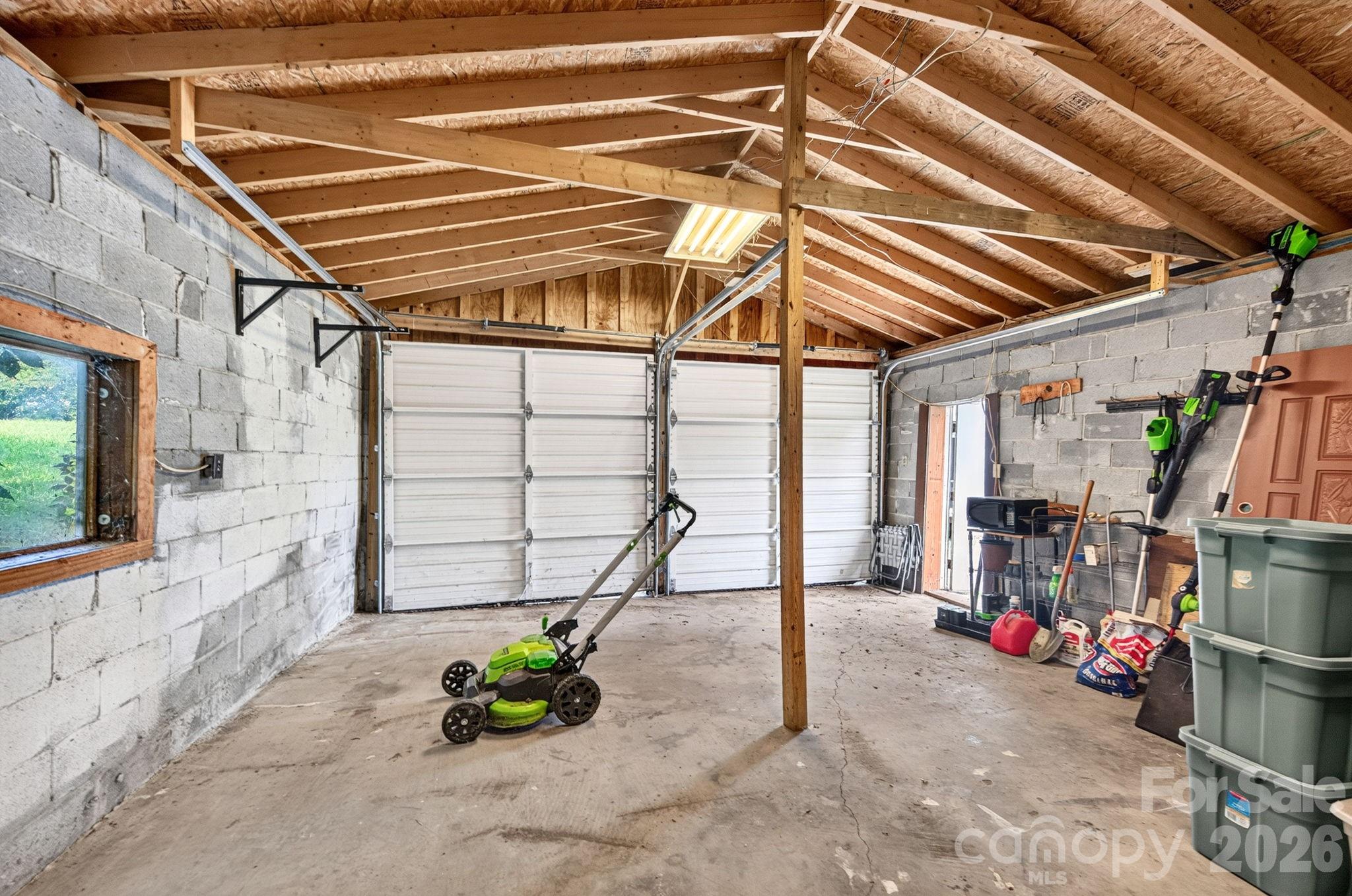 1057 Skyway Drive Property Photo 27