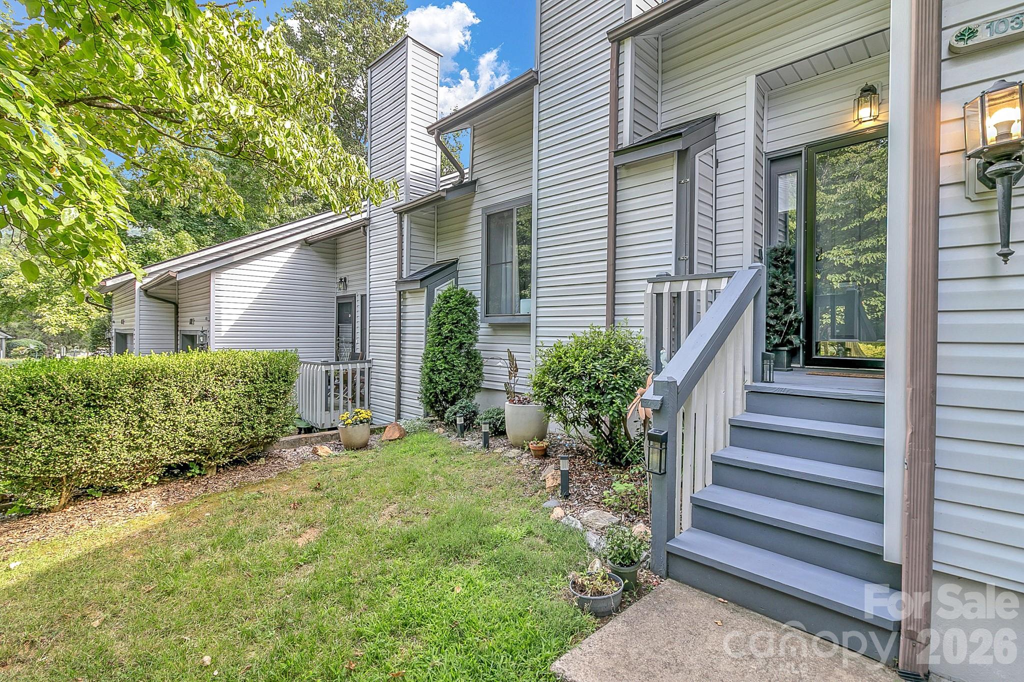 103 Cimarron Drive Property Photo 1