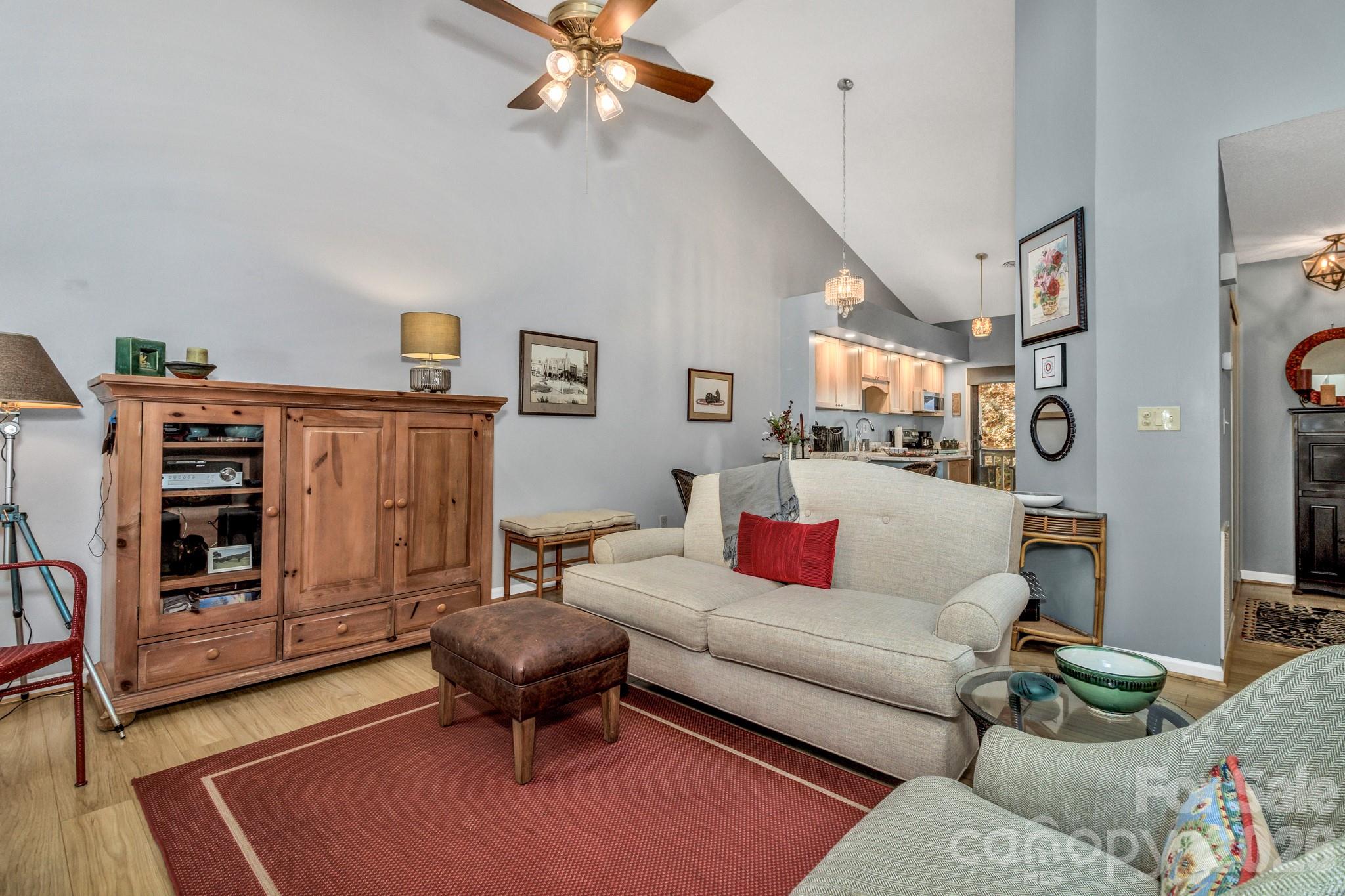 103 Cimarron Drive Property Photo 7