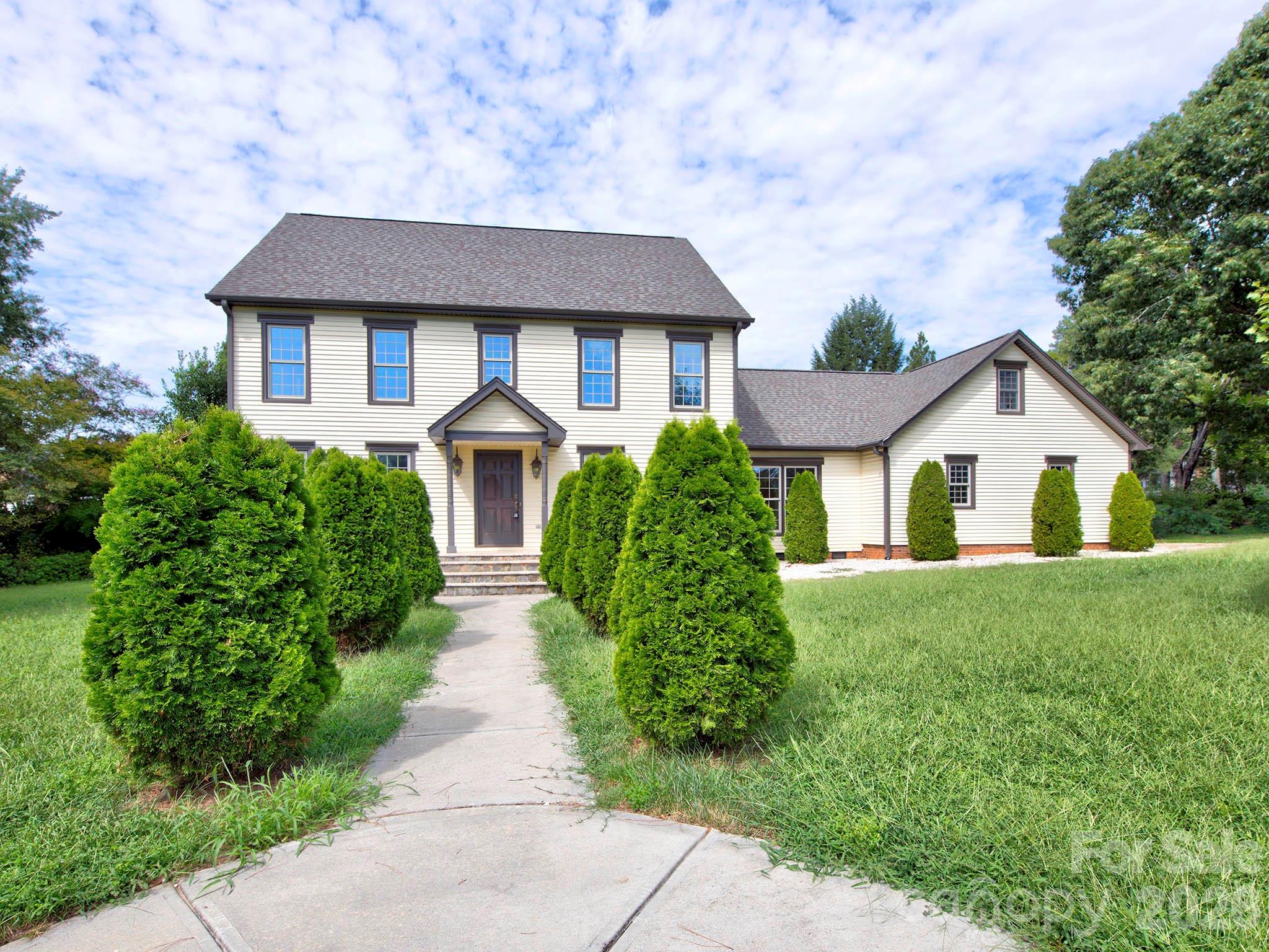 1401 Heatherloch Drive Property Photo 1