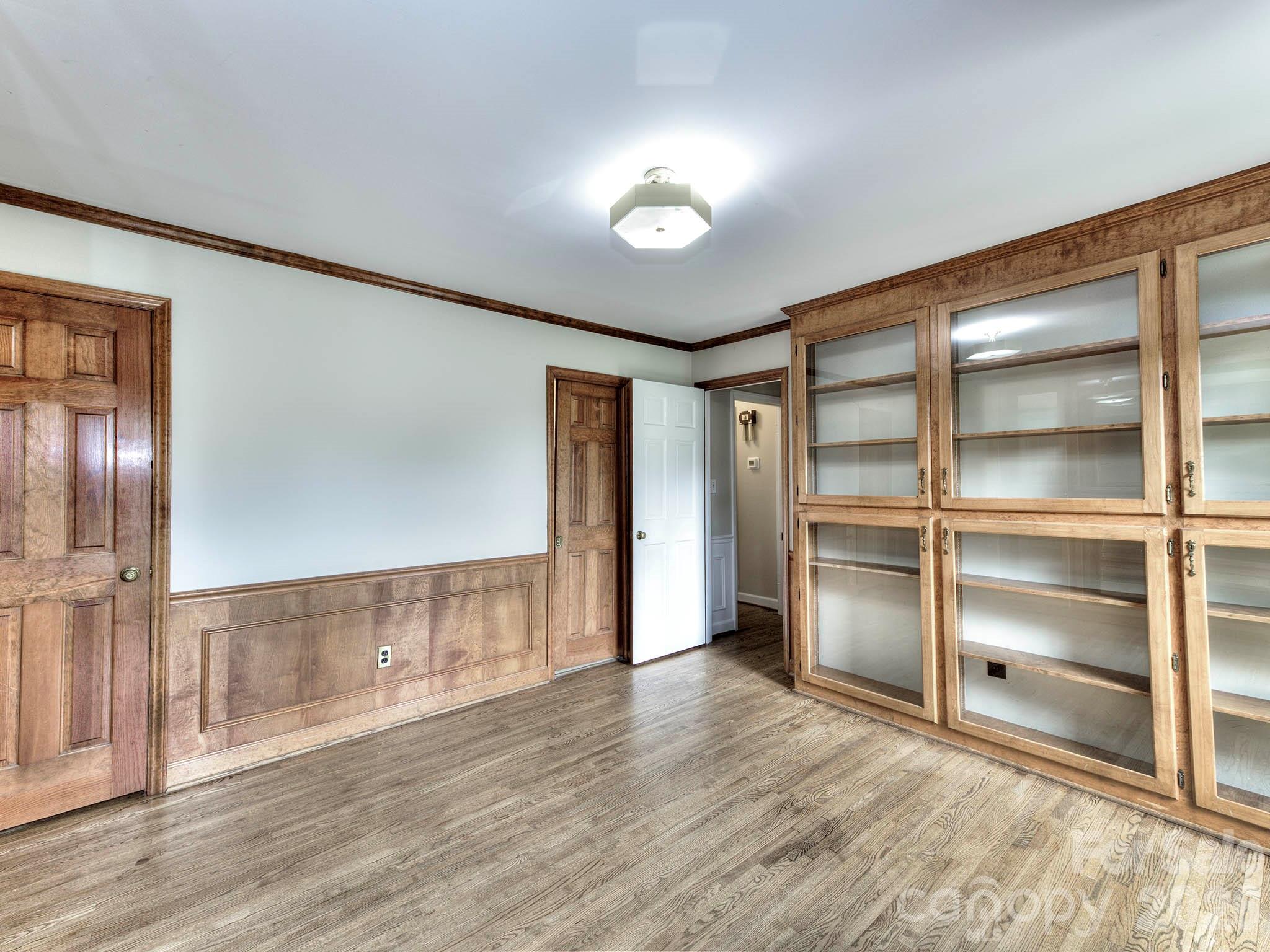 1401 Heatherloch Drive Property Photo 6