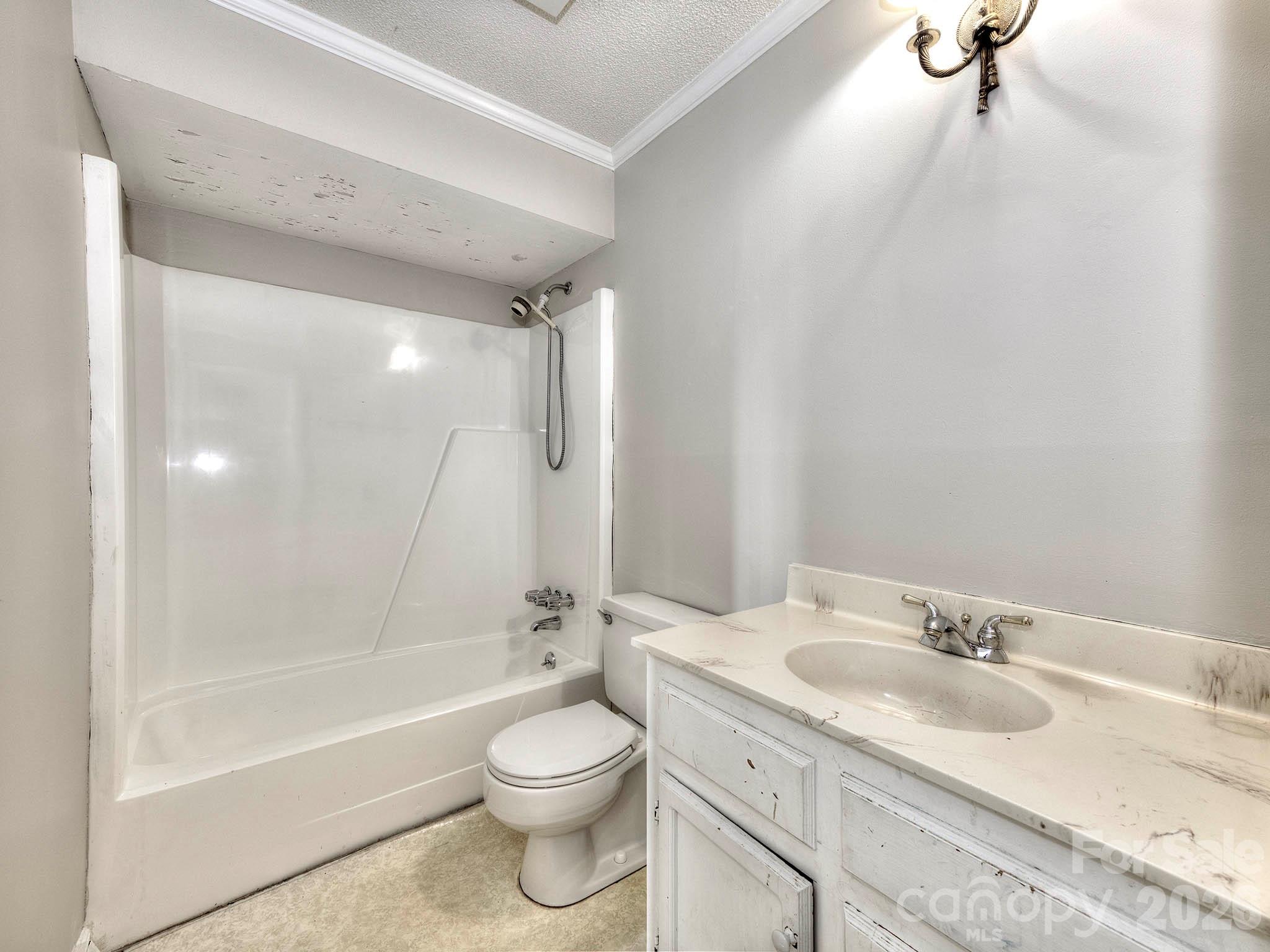 1401 Heatherloch Drive Property Photo 7