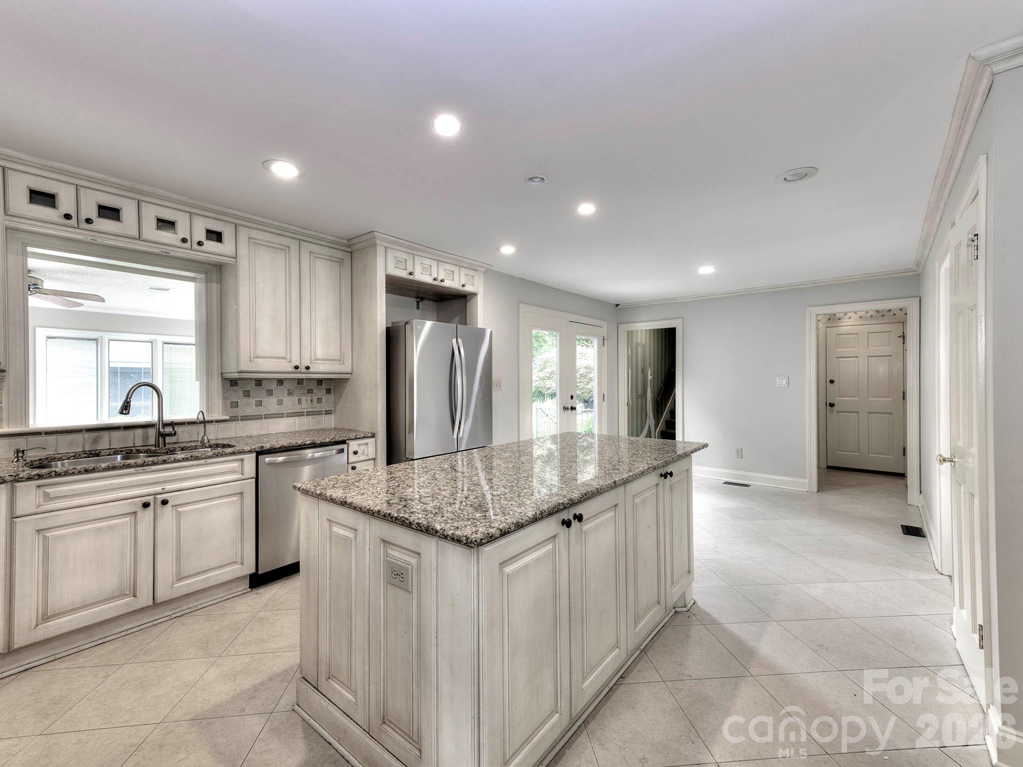 1401 Heatherloch Drive Property Photo 13