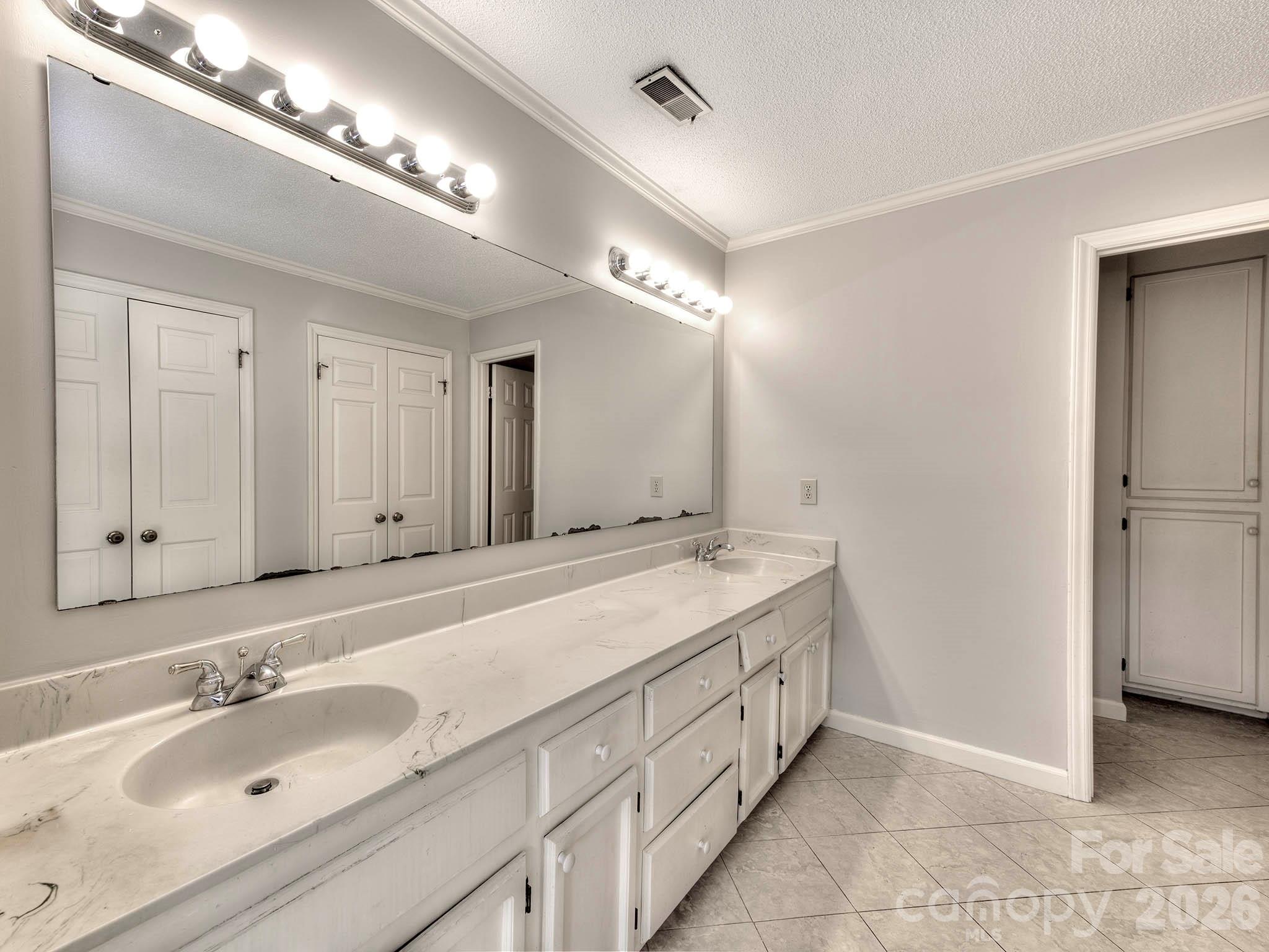 1401 Heatherloch Drive Property Photo 34