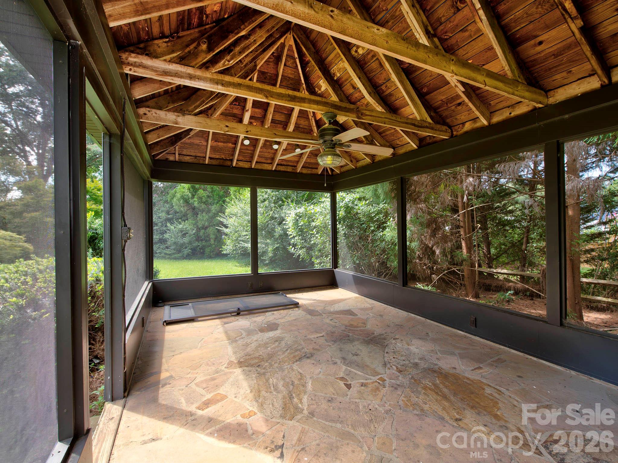 1401 Heatherloch Drive Property Photo 39