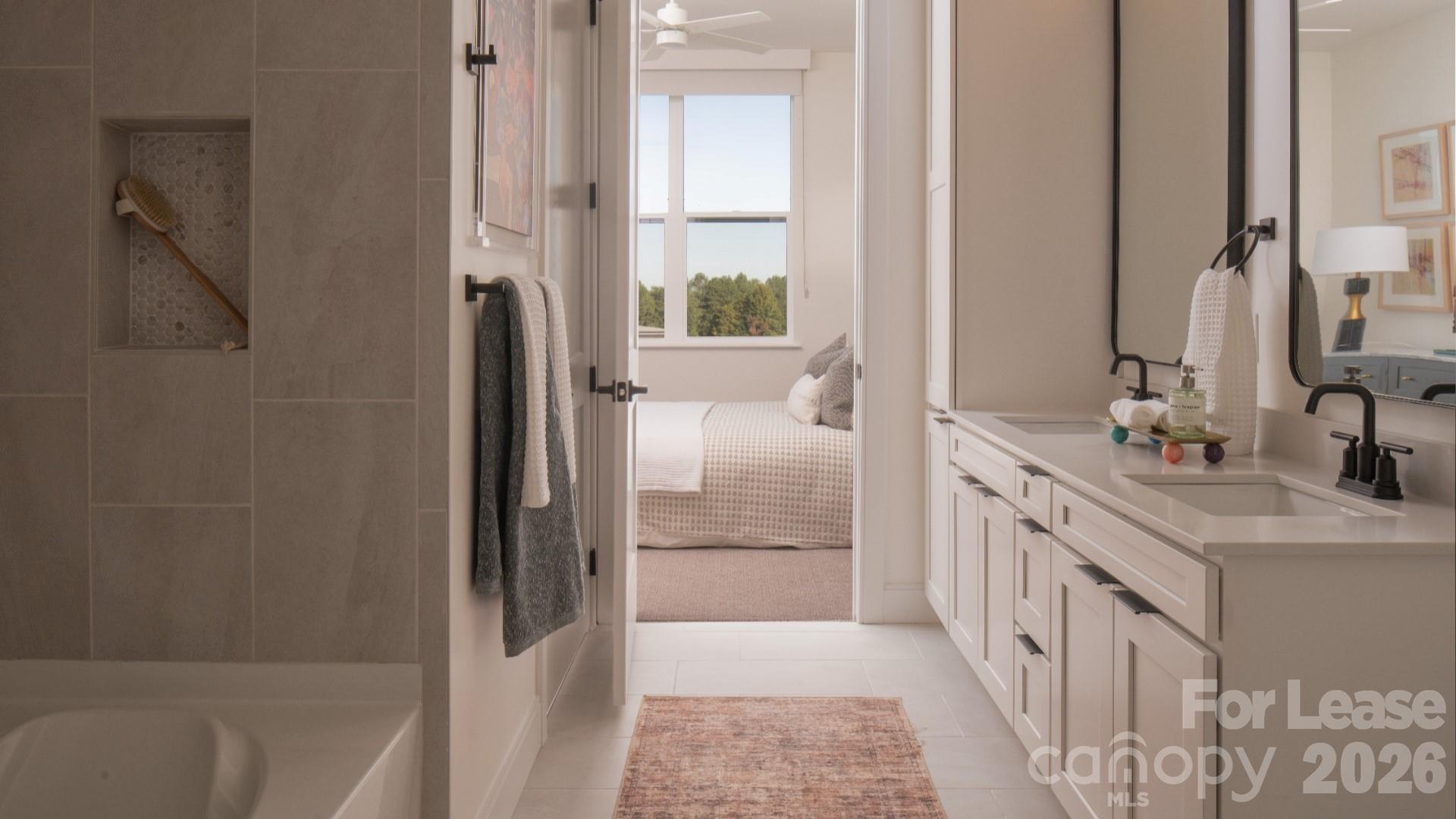 14020 Stream Way B2 Property Photo 45